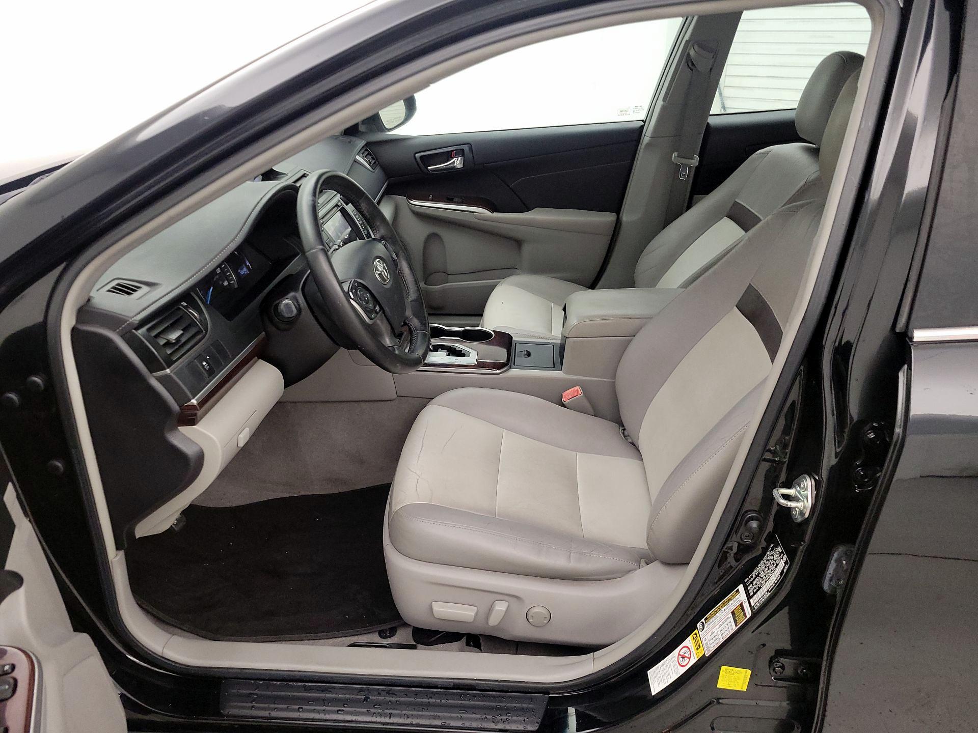 Thumbnail: 2014 Toyota Camry - 11