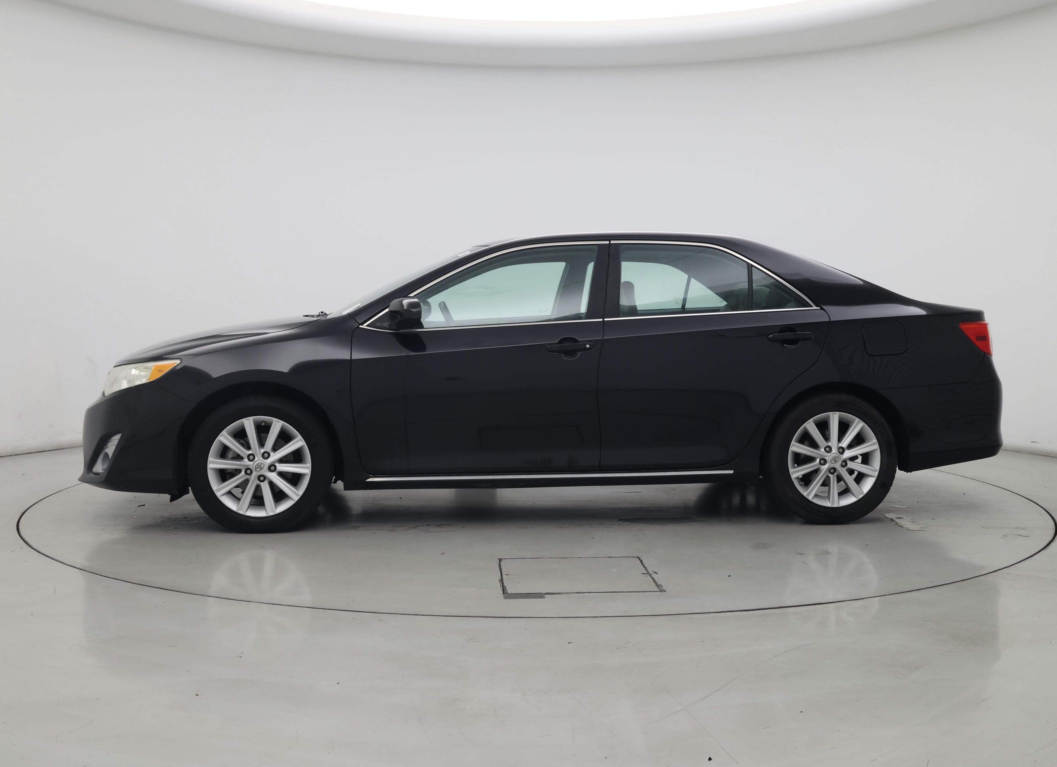 Thumbnail: 2014 Toyota Camry - 3