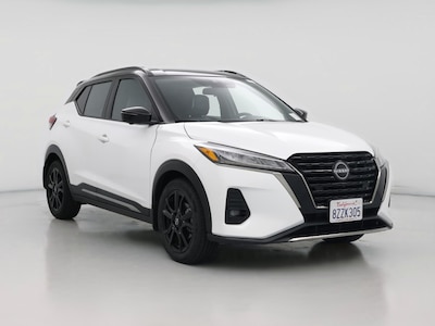 White 2022 Nissan Kicks SR
