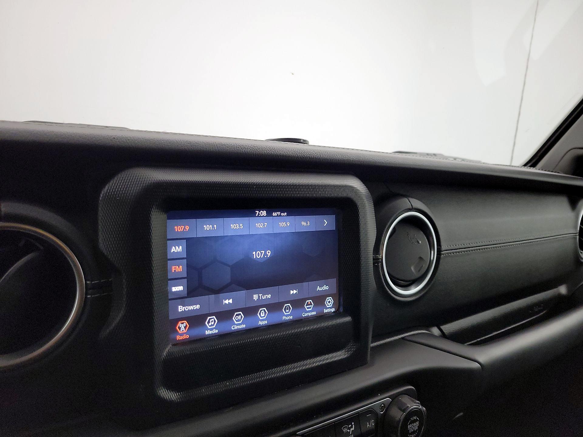Thumbnail: 2020 Jeep Wrangler - 15