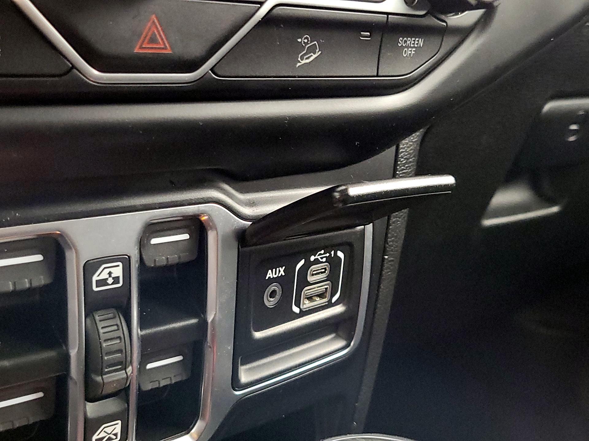 Thumbnail: 2020 Jeep Wrangler - 18