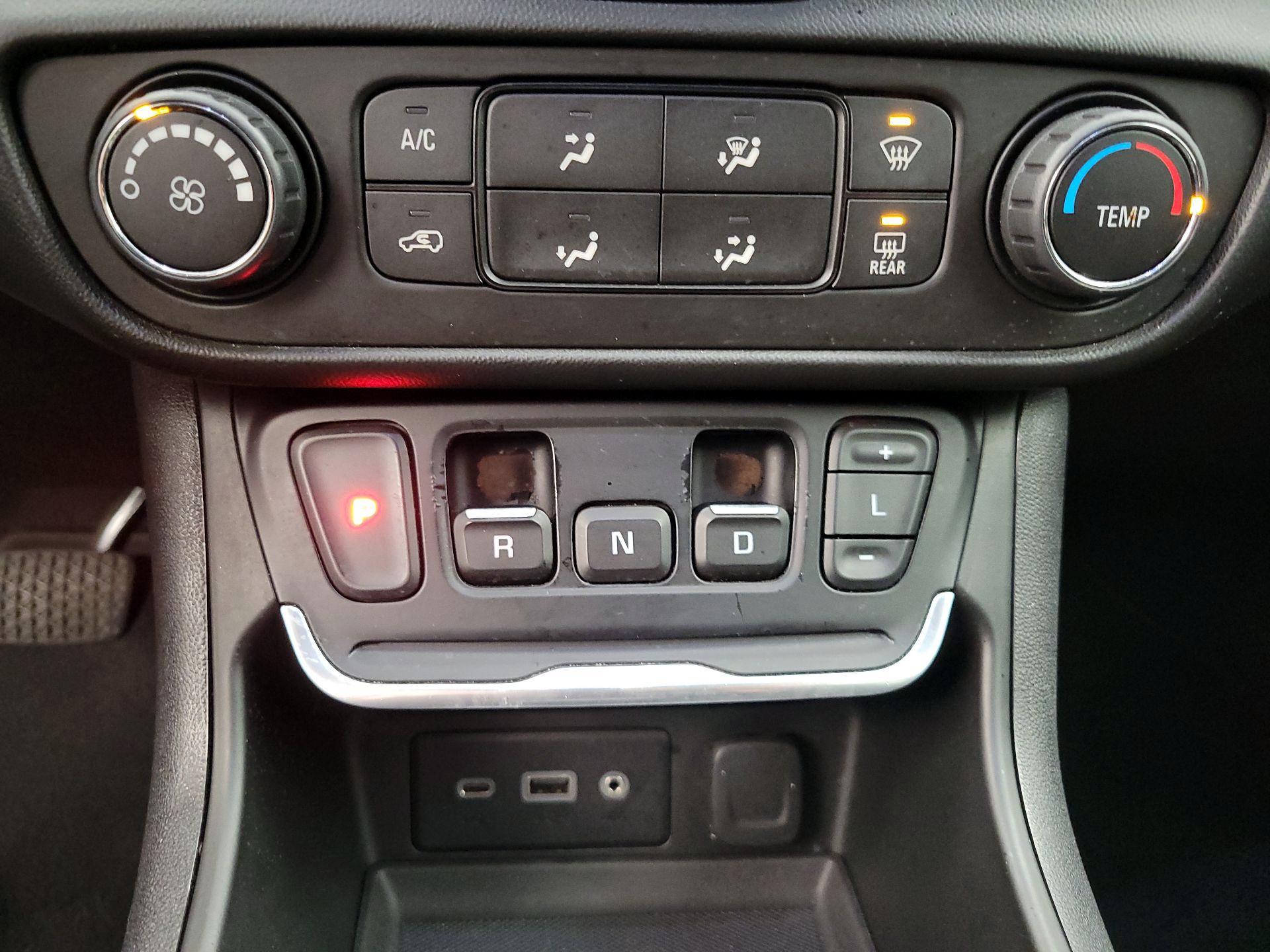 Thumbnail: 2018 GMC Terrain - 17