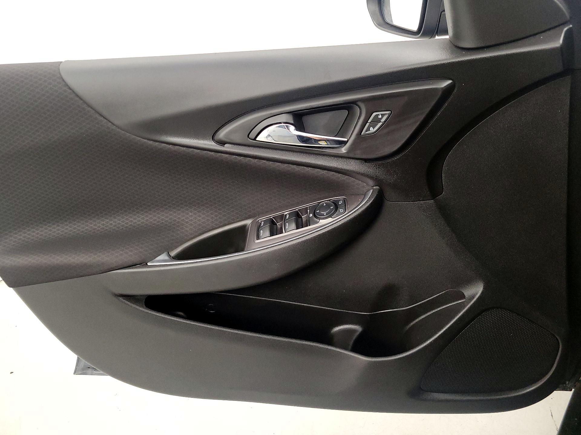 Thumbnail: 2019 Chevrolet Malibu - 12