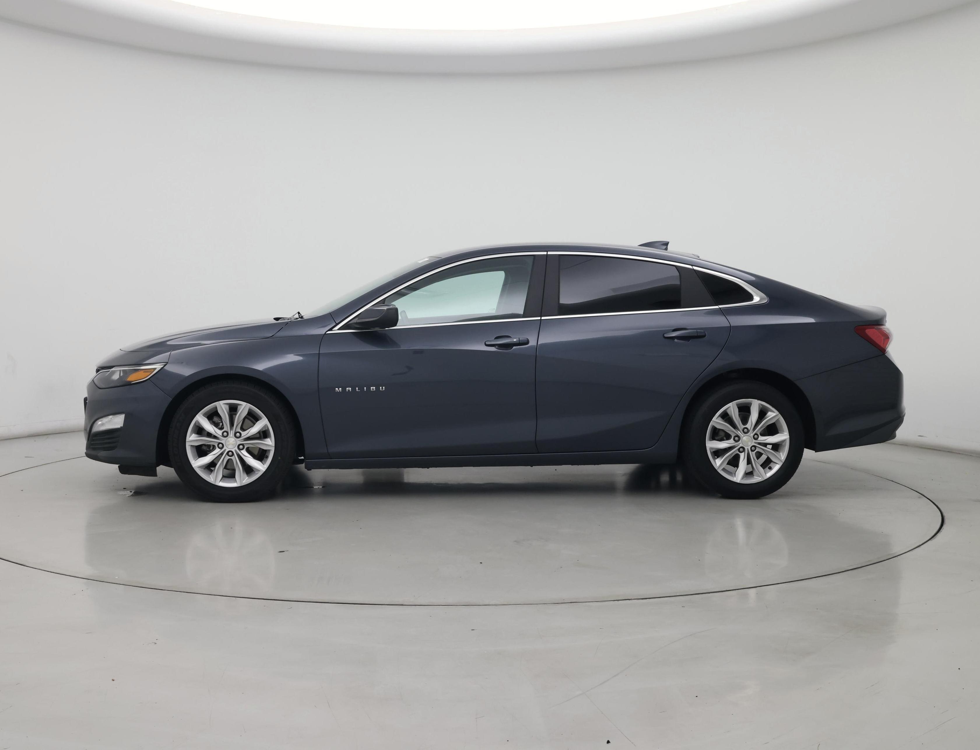 Thumbnail: 2019 Chevrolet Malibu - 3