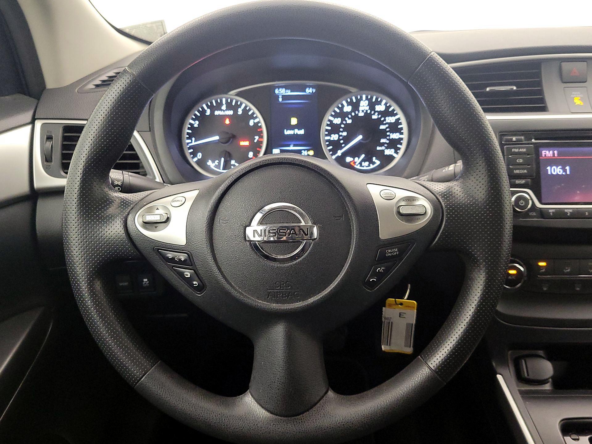 Thumbnail: 2018 Nissan Sentra - 10