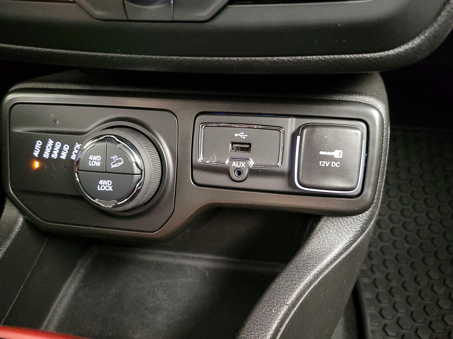 Thumbnail: 2022 Jeep Renegade - 19