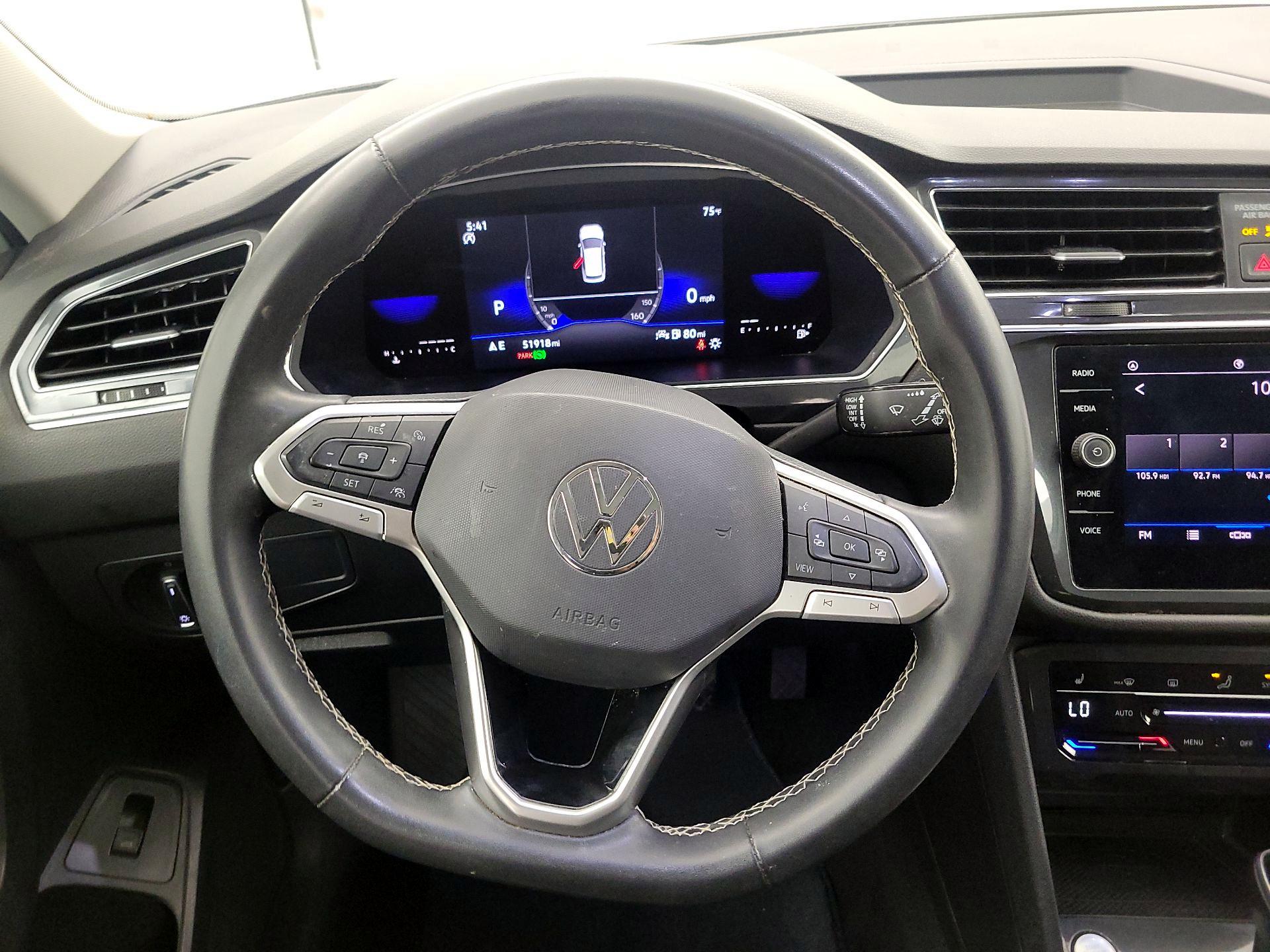 Thumbnail: 2022 Volkswagen Tiguan - 10