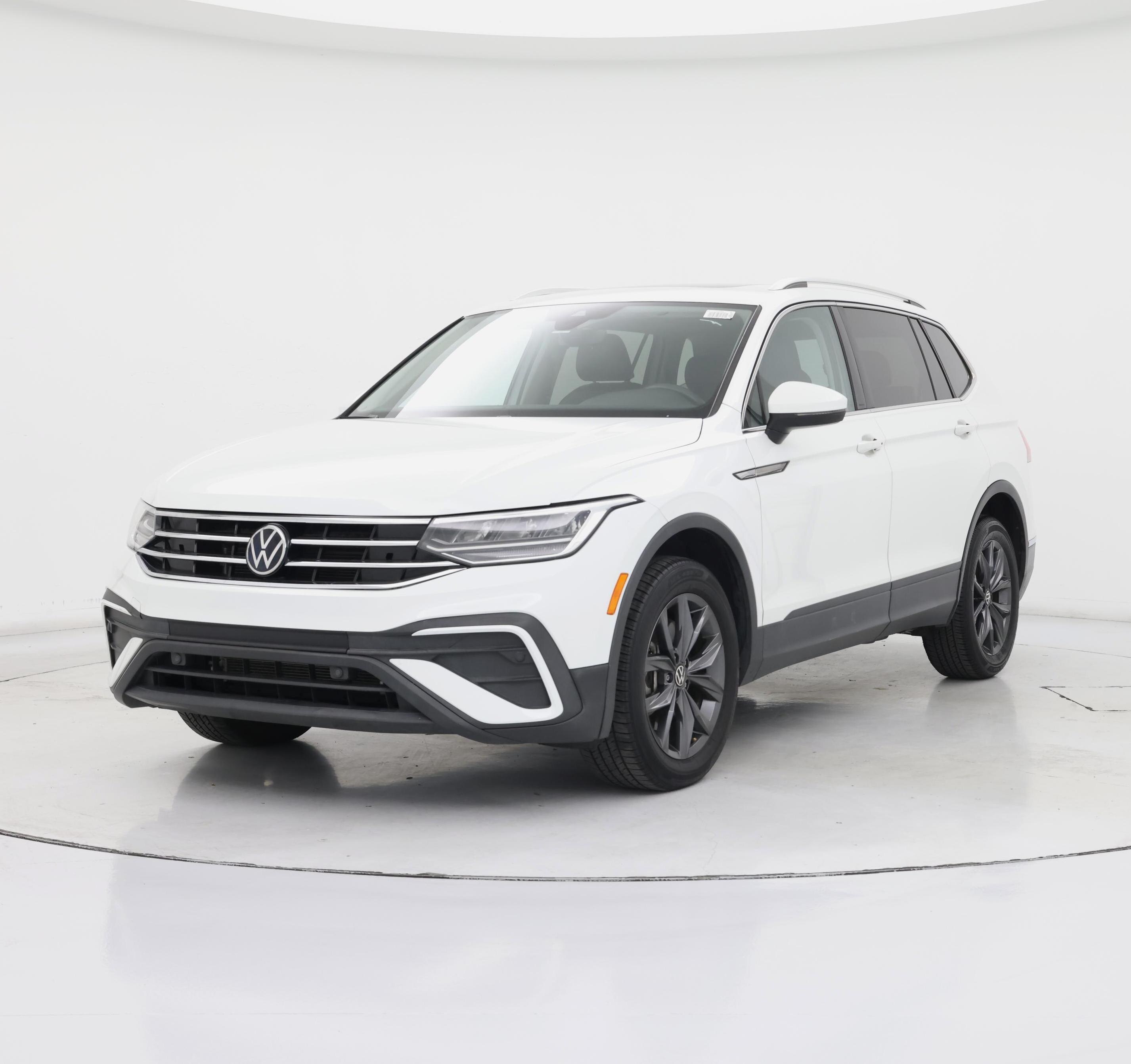 Thumbnail: 2022 Volkswagen Tiguan - 4
