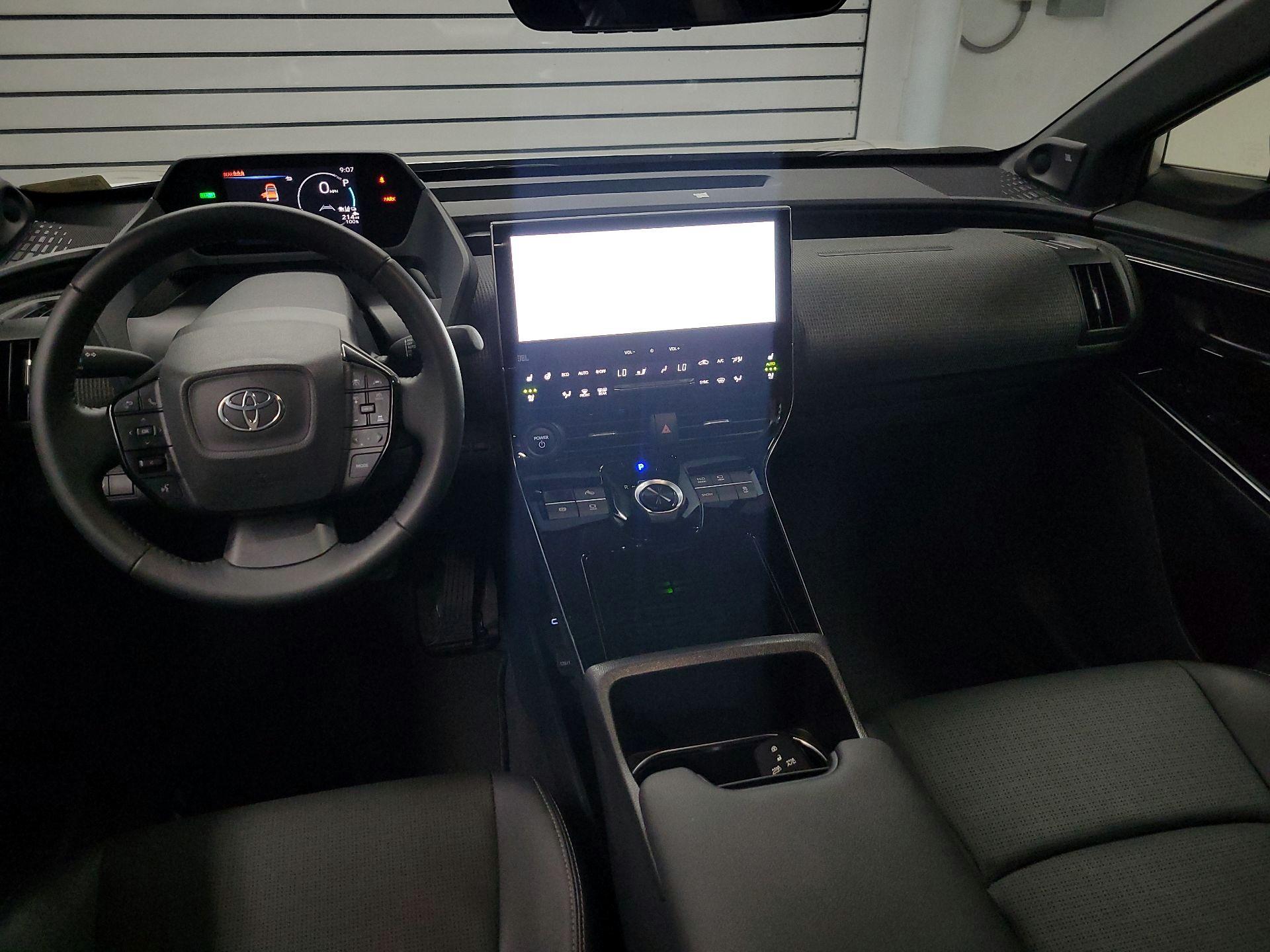 Thumbnail: 2023 Toyota bZ4X - 9