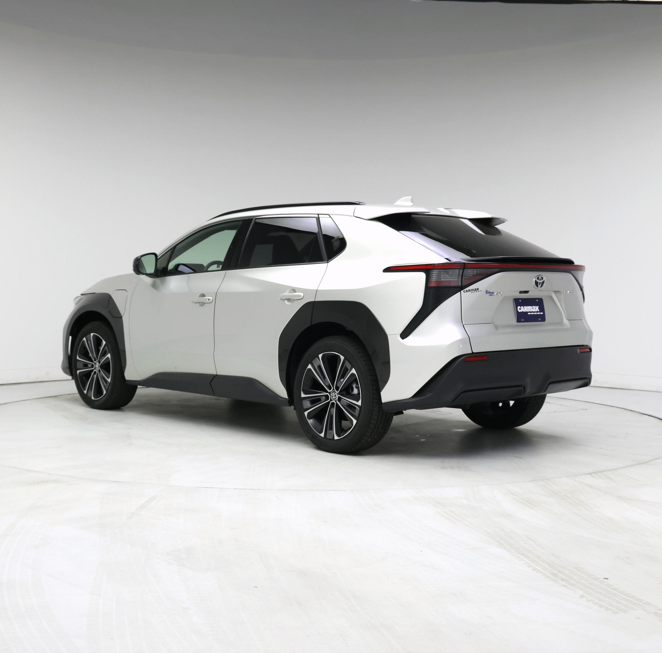 Thumbnail: 2023 Toyota bZ4X - 2