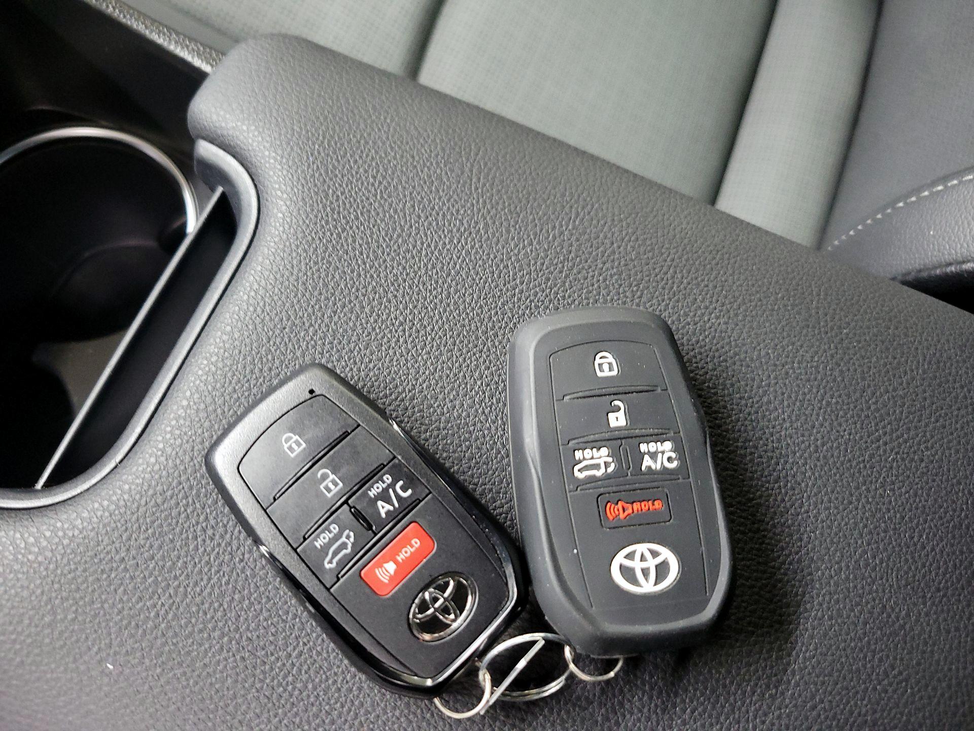 Thumbnail: 2023 Toyota bZ4X - 20