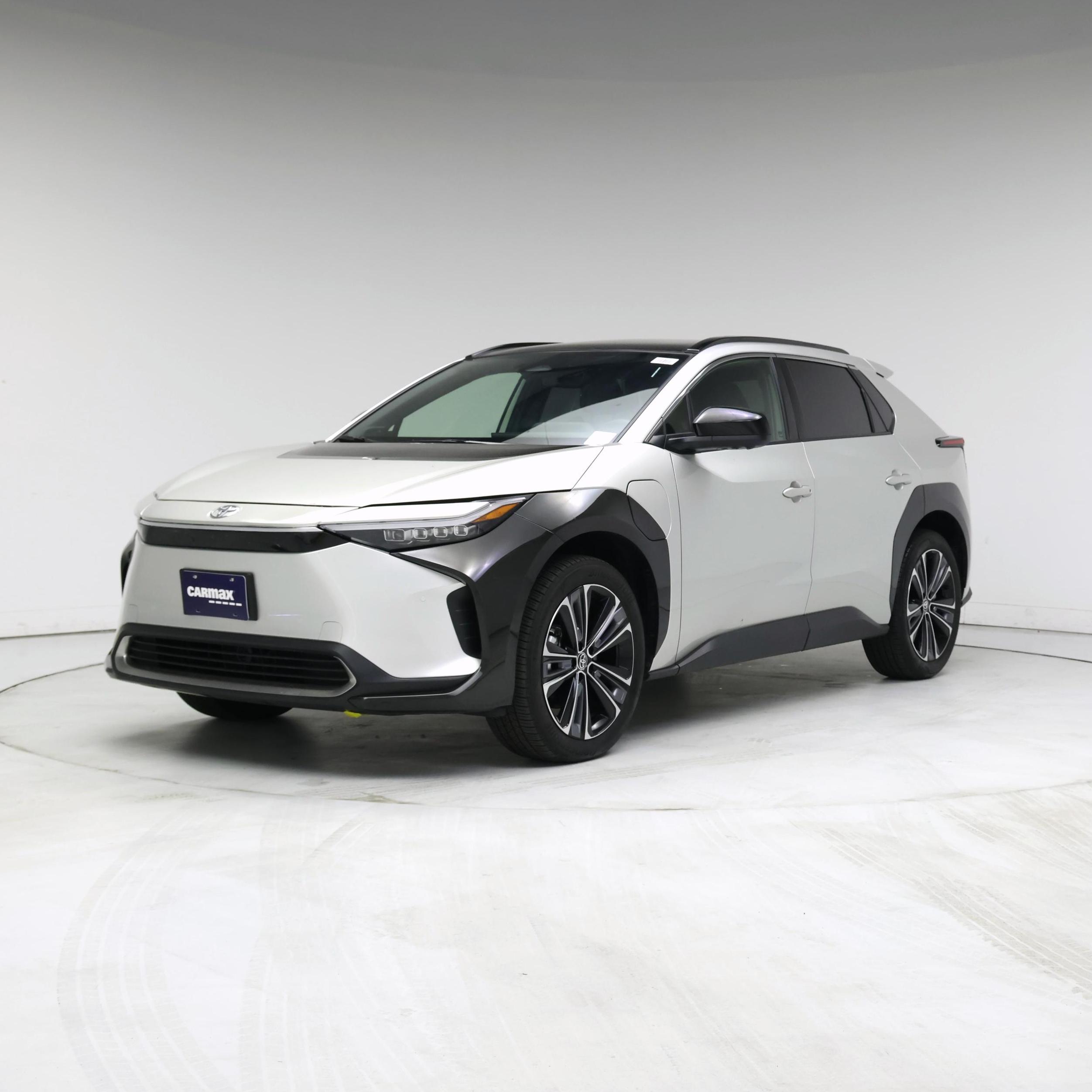 Thumbnail: 2023 Toyota bZ4X - 4