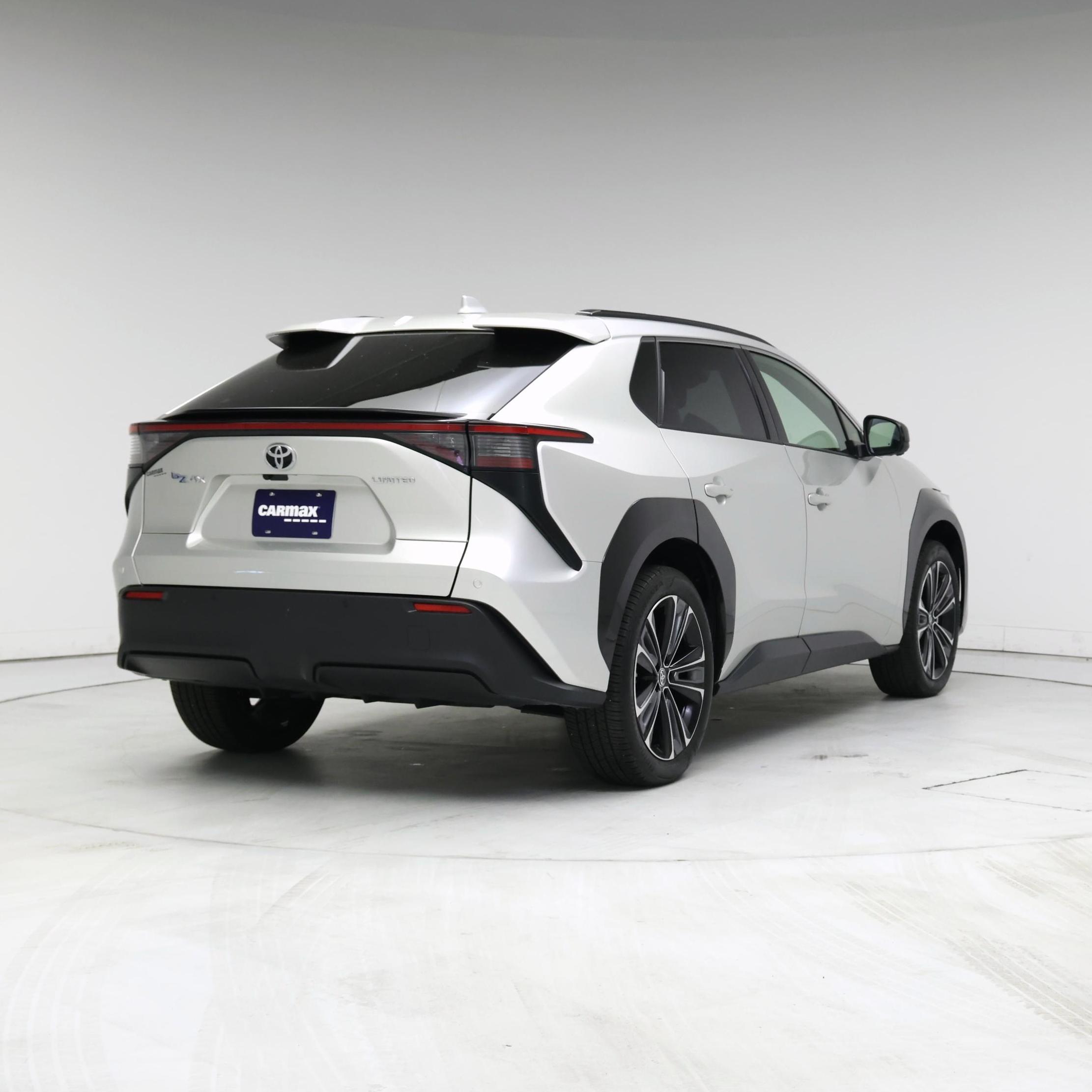 Thumbnail: 2023 Toyota bZ4X - 8