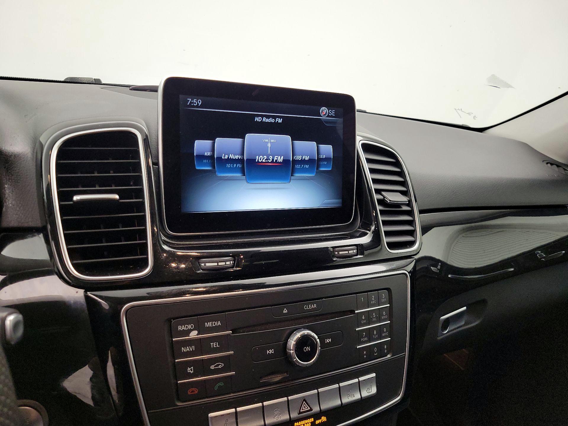 Thumbnail: 2016 Mercedes-Benz GLE - 16