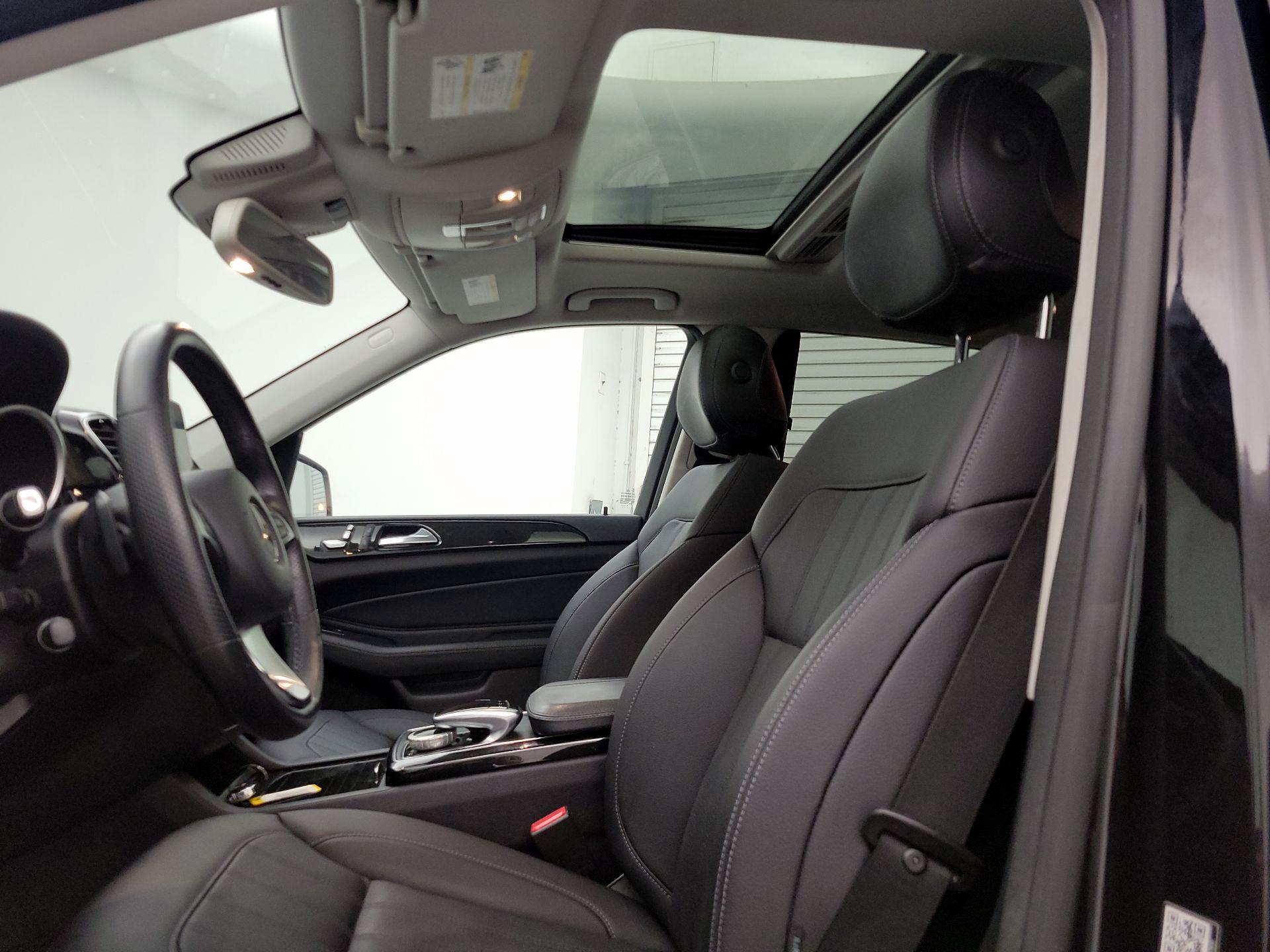 Thumbnail: 2016 Mercedes-Benz GLE - 20