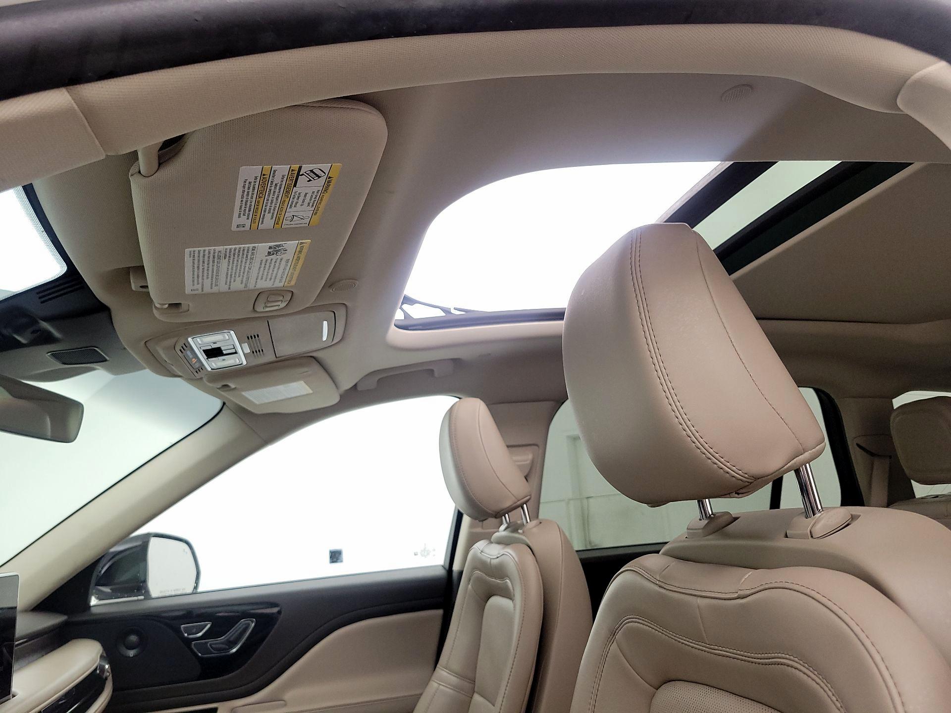Thumbnail: 2022 Lincoln Aviator - 19