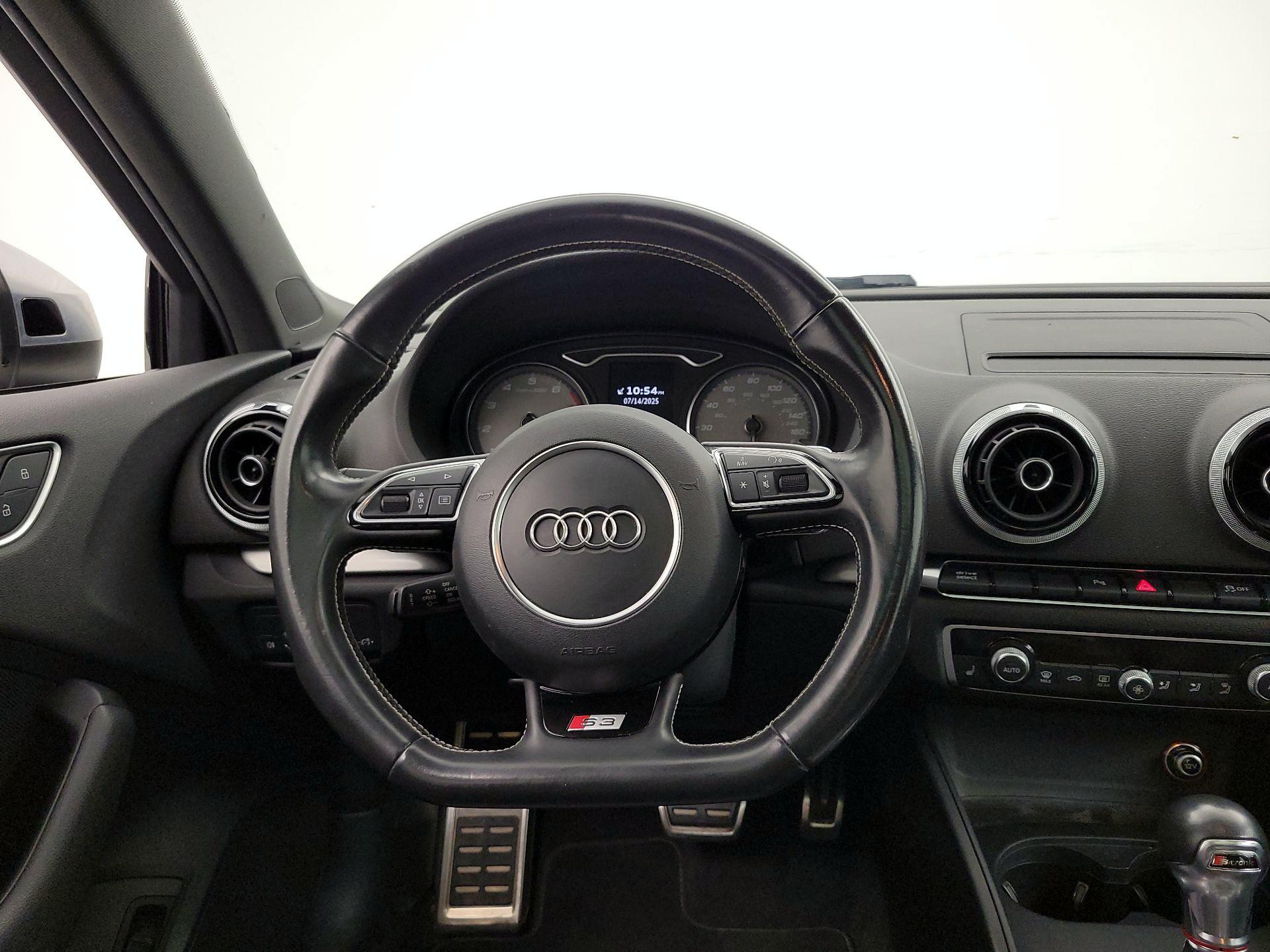 Thumbnail: 2016 Audi S3 - 10