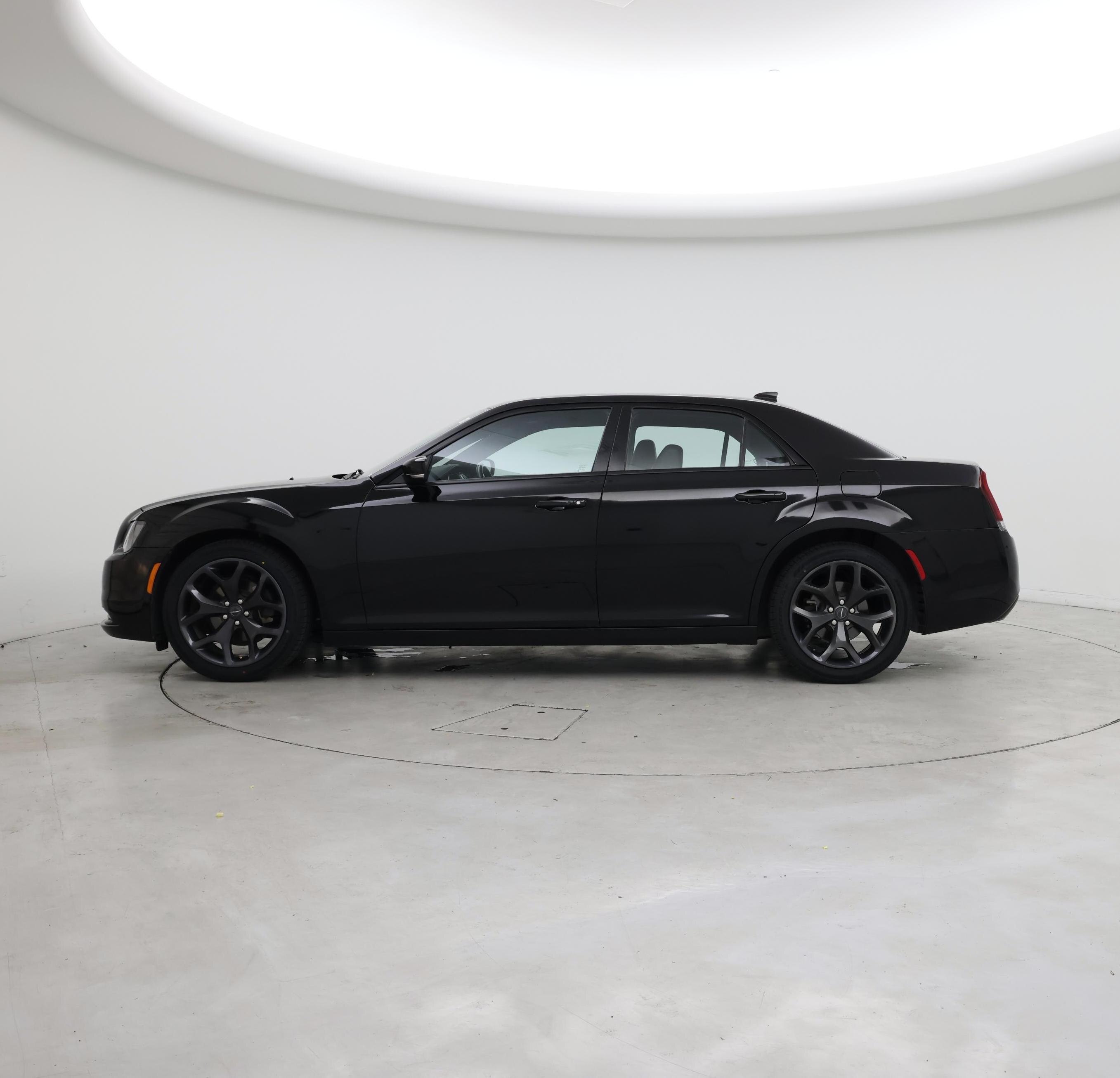Thumbnail: 2021 Chrysler 300 - 3