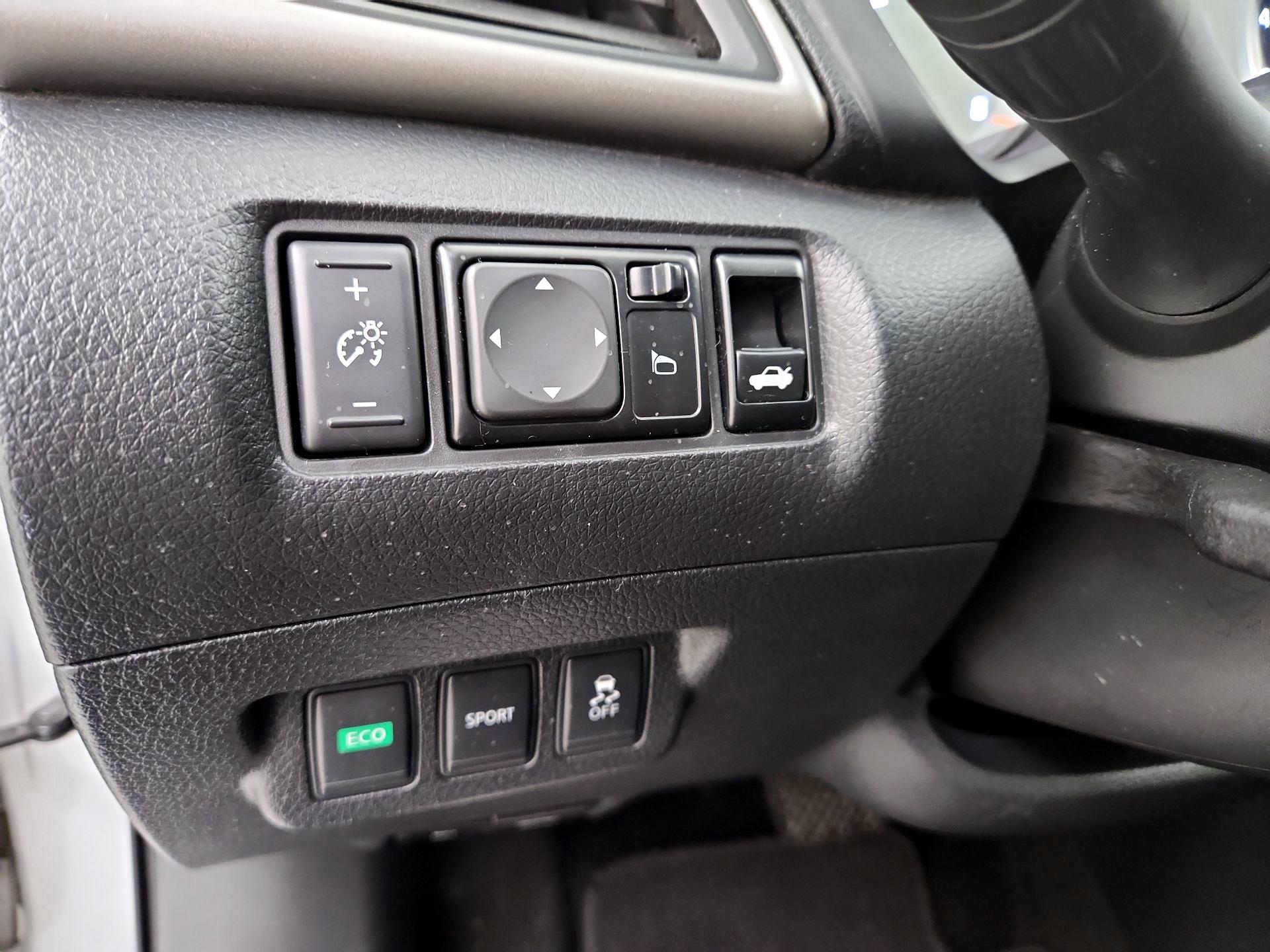 Thumbnail: 2014 Nissan Sentra - 13