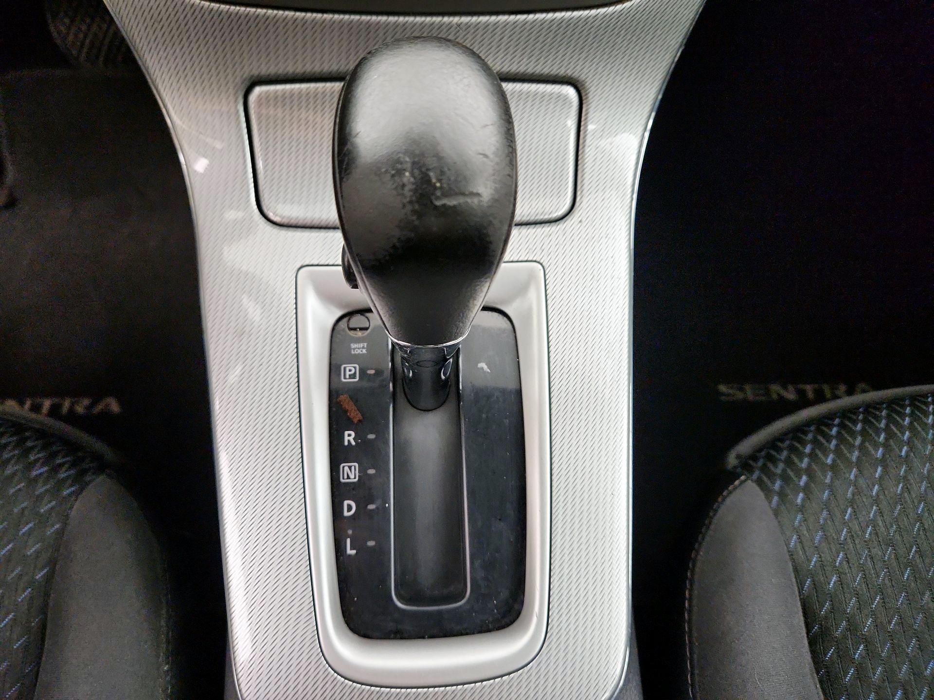 Thumbnail: 2014 Nissan Sentra - 16