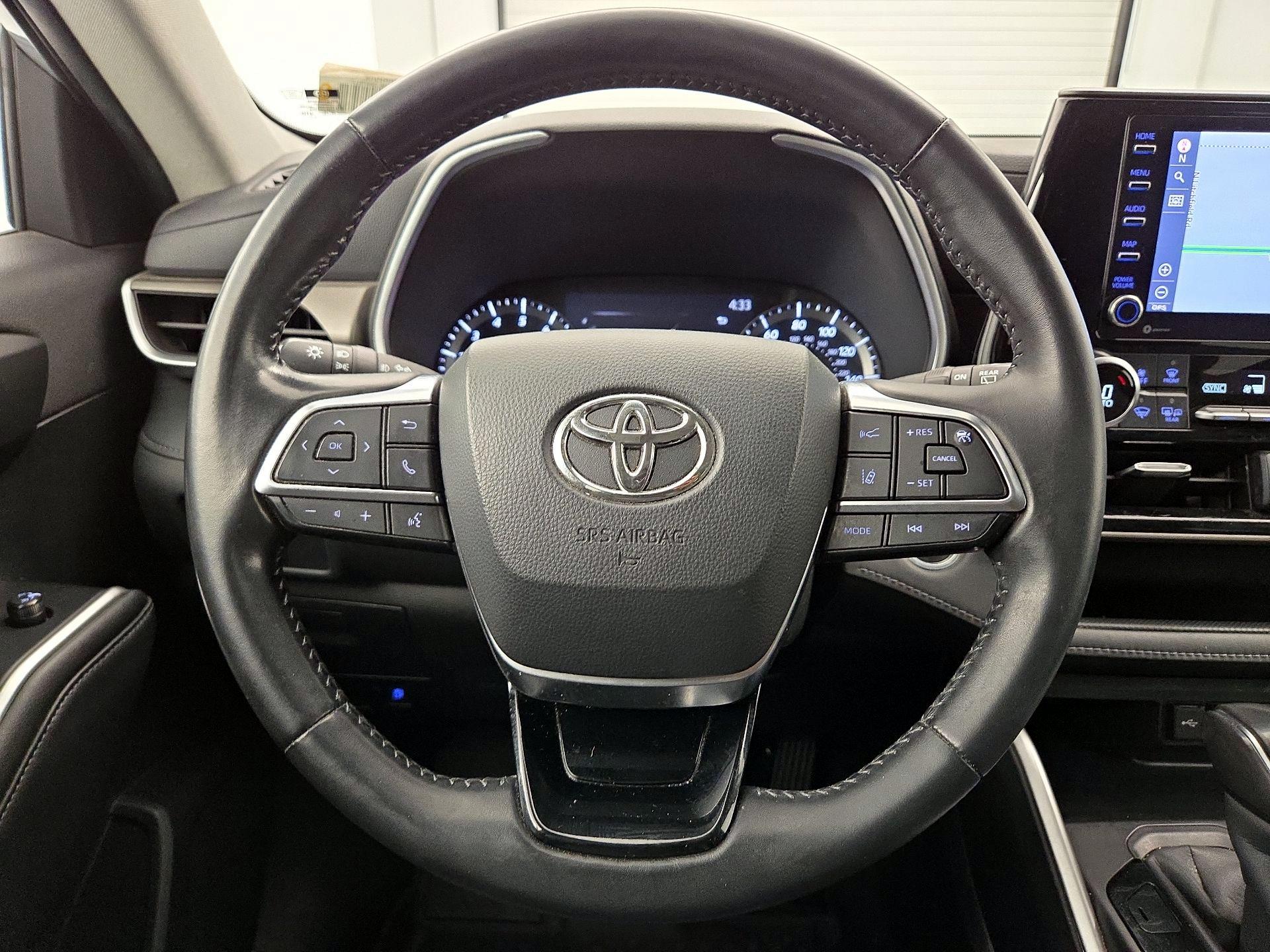 Thumbnail: 2020 Toyota Highlander - 10