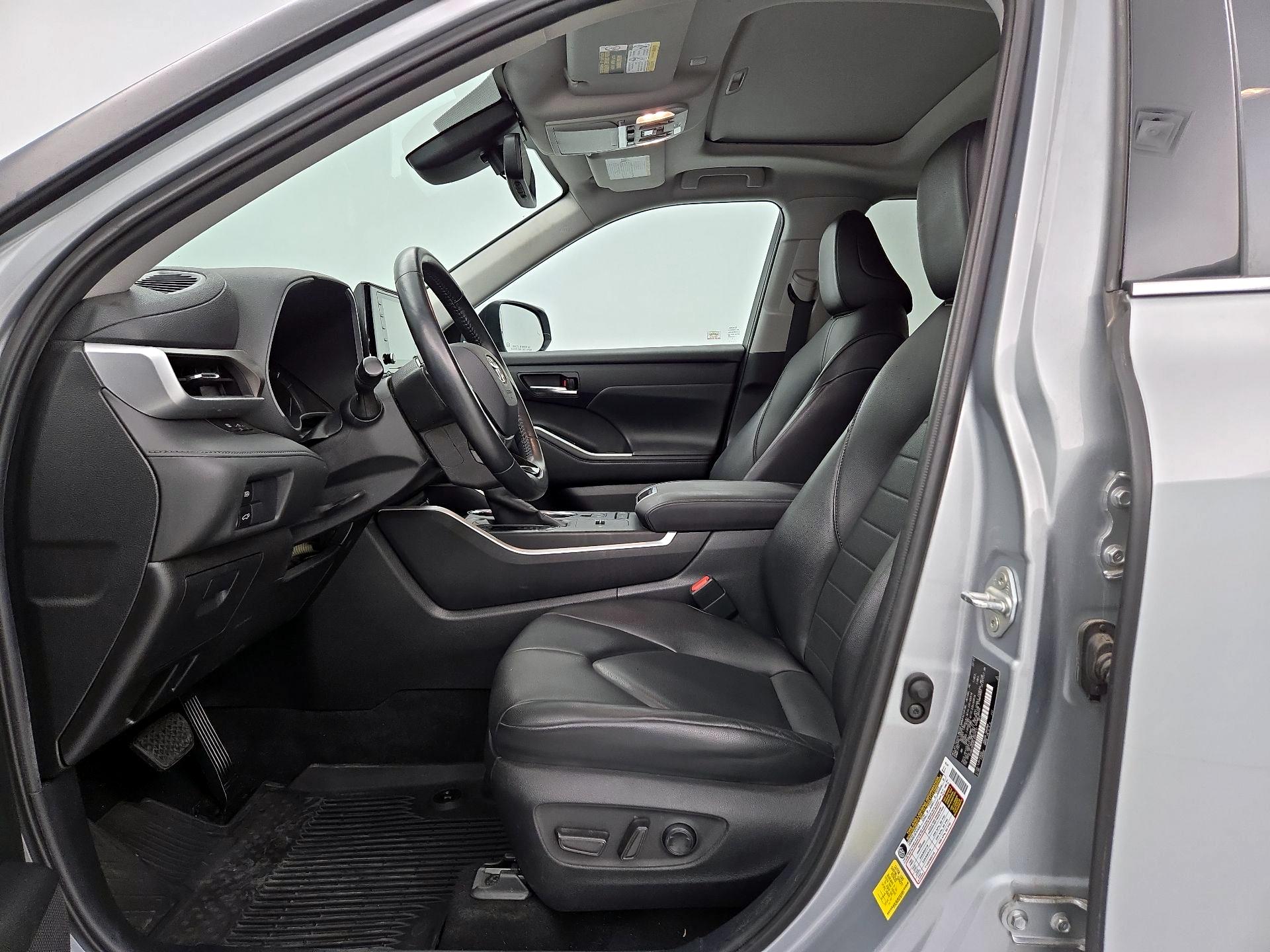 Thumbnail: 2020 Toyota Highlander - 11