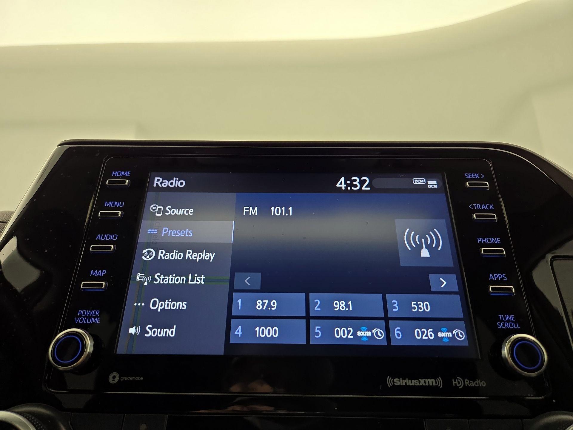 Thumbnail: 2020 Toyota Highlander - 16