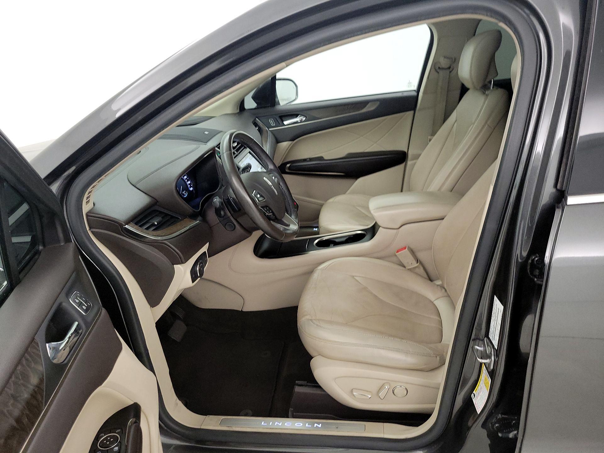 Thumbnail: 2019 Lincoln MKC - 11