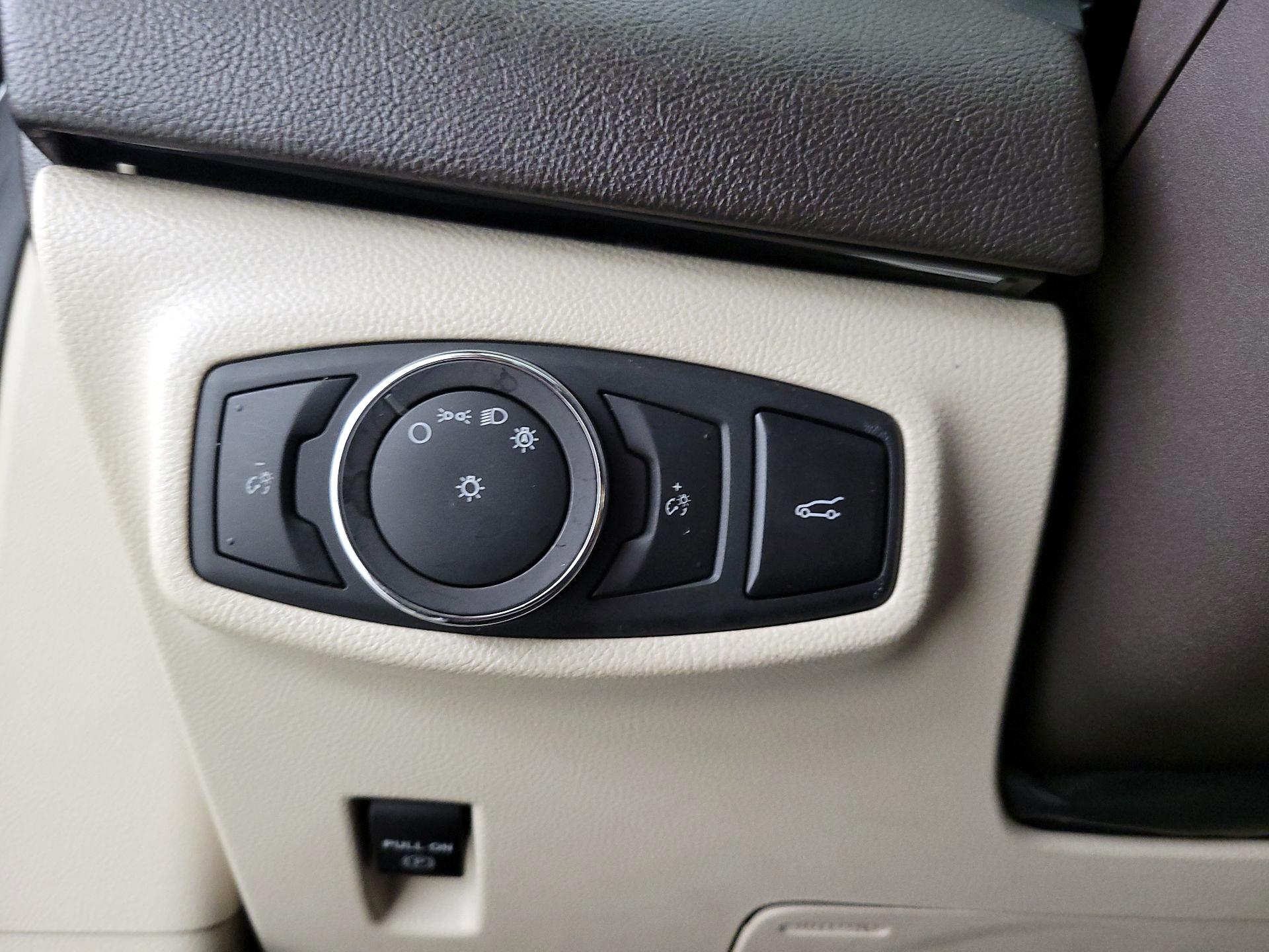 Thumbnail: 2019 Lincoln MKC - 13