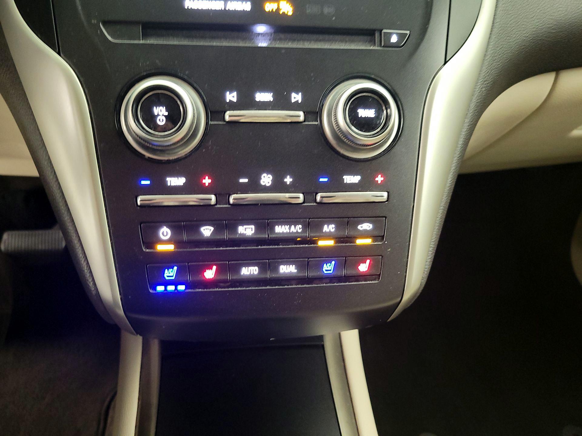 Thumbnail: 2019 Lincoln MKC - 16