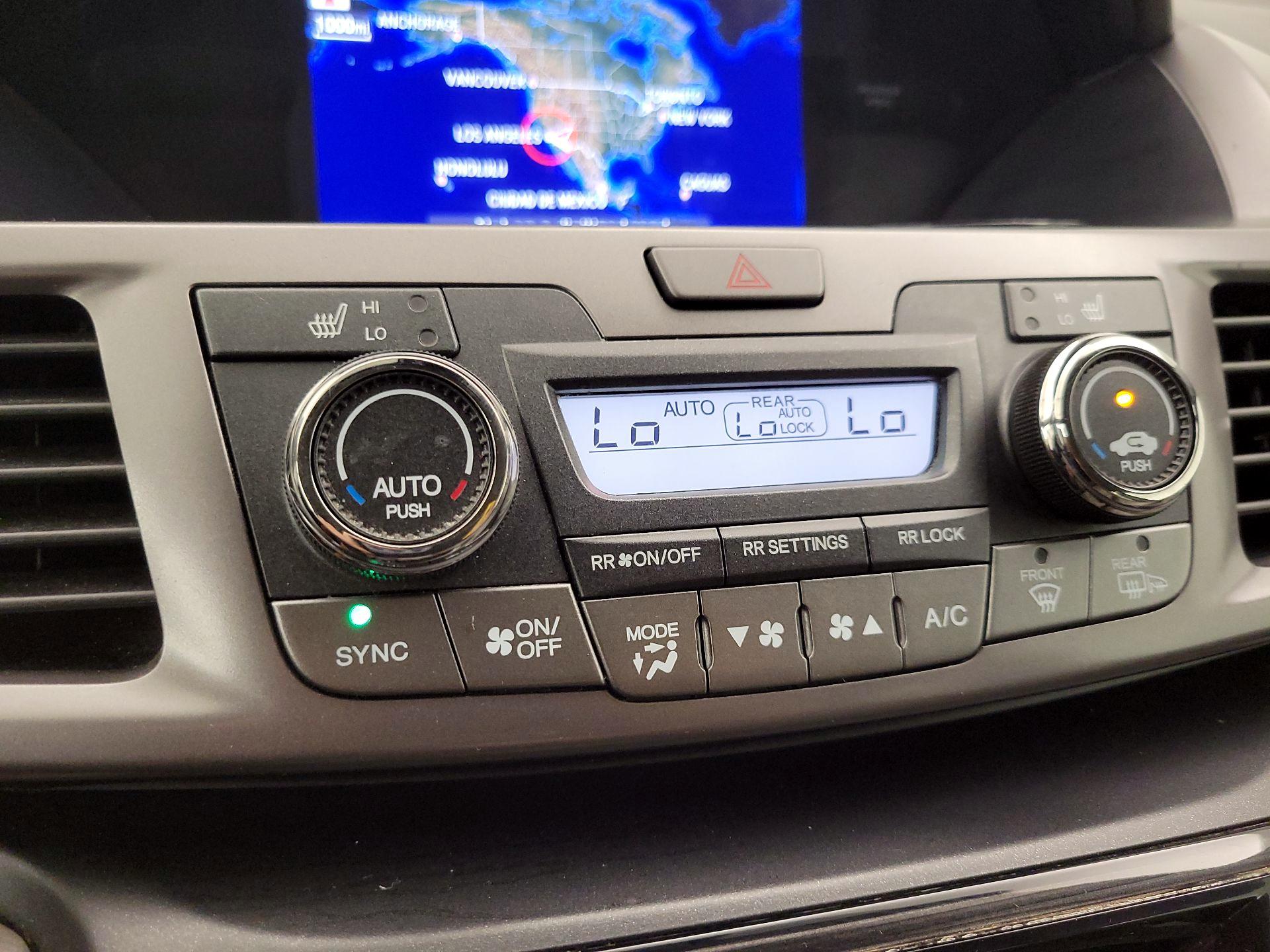 Thumbnail: 2015 Honda Odyssey - 17