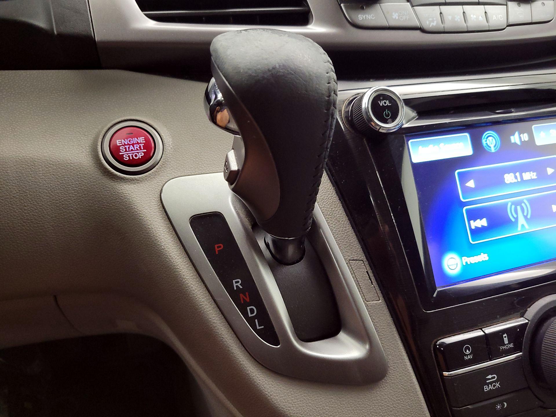 Thumbnail: 2015 Honda Odyssey - 18