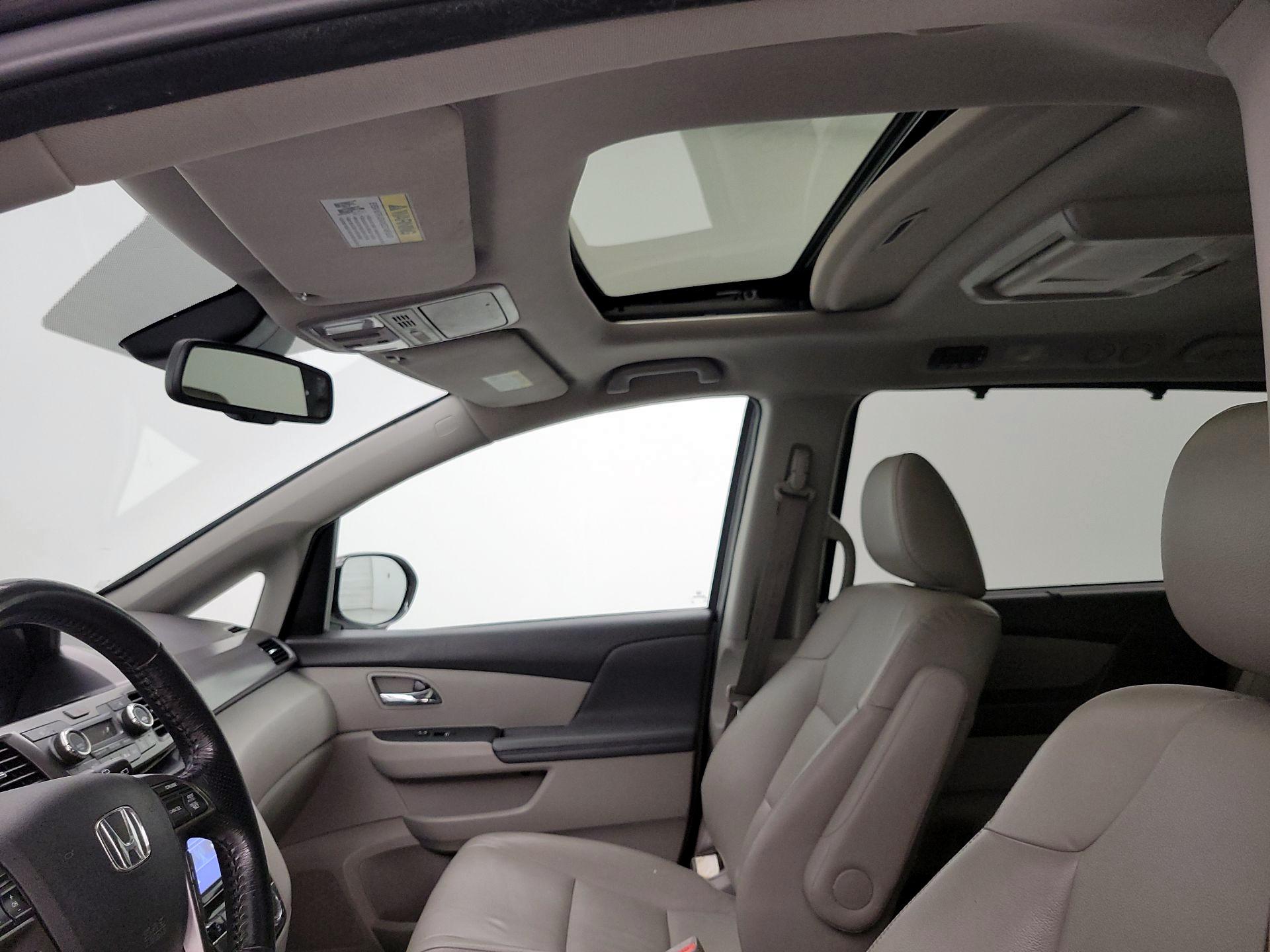 Thumbnail: 2015 Honda Odyssey - 20