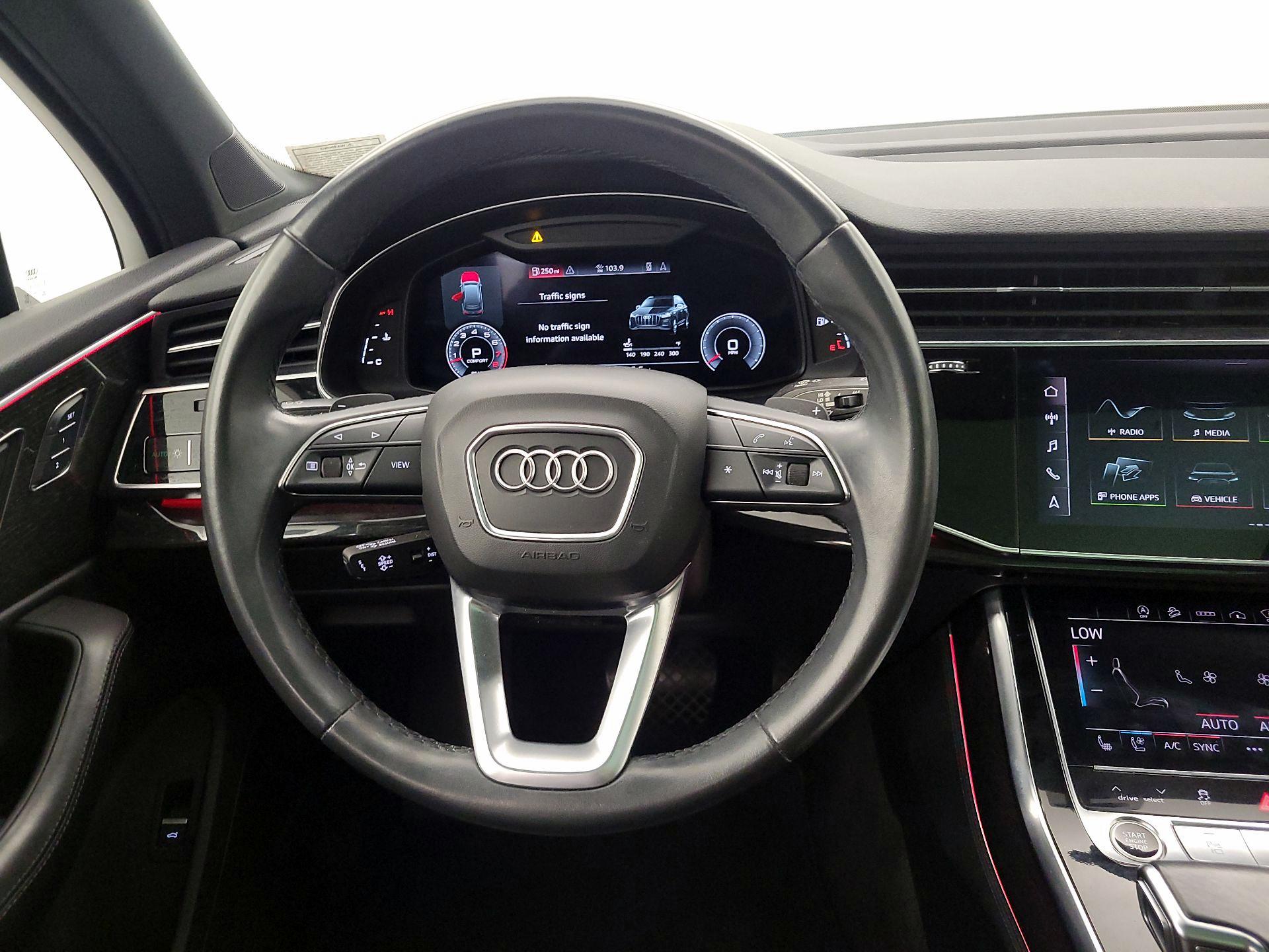 Thumbnail: 2021 Audi Q7 - 10