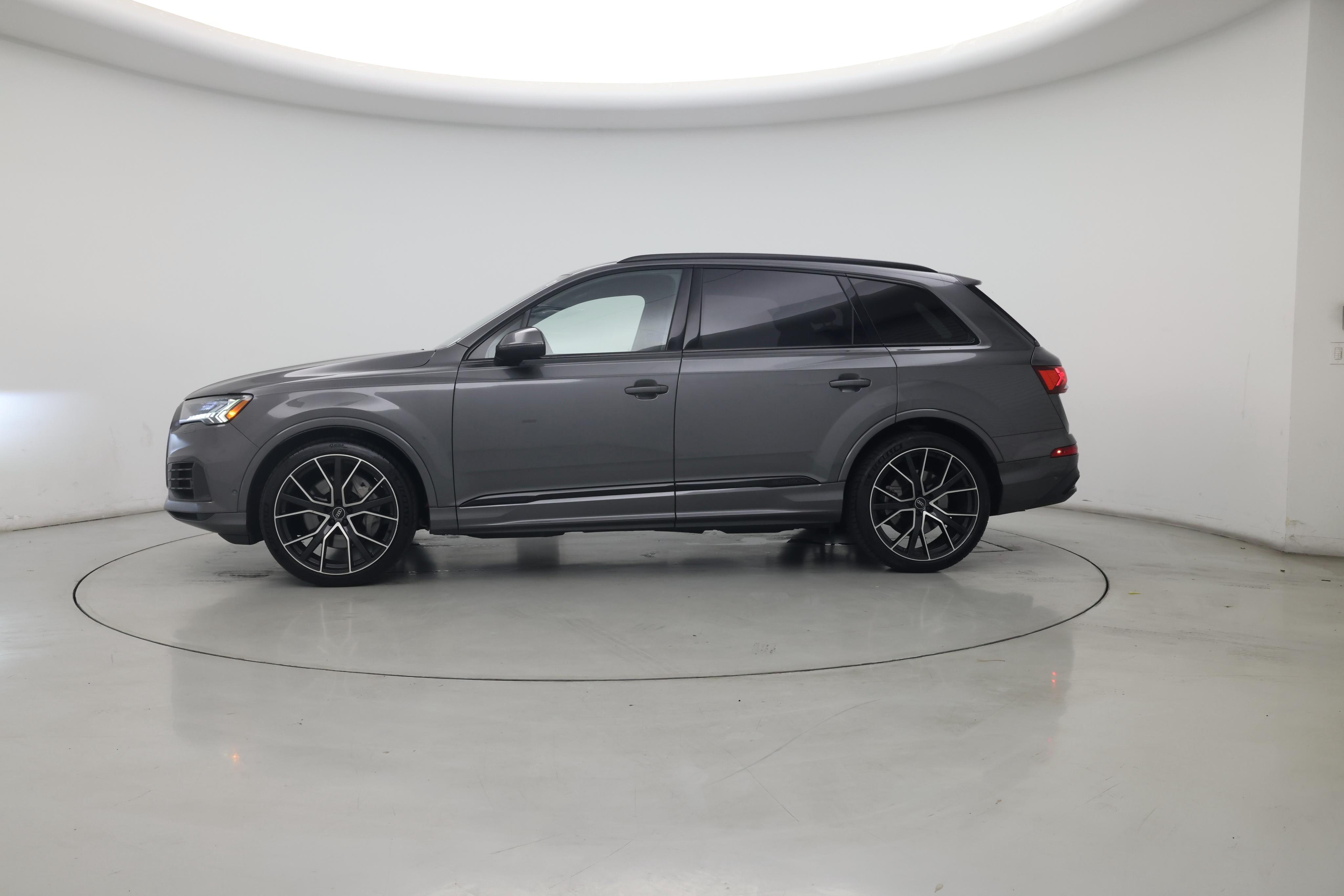 Thumbnail: 2021 Audi Q7 - 3