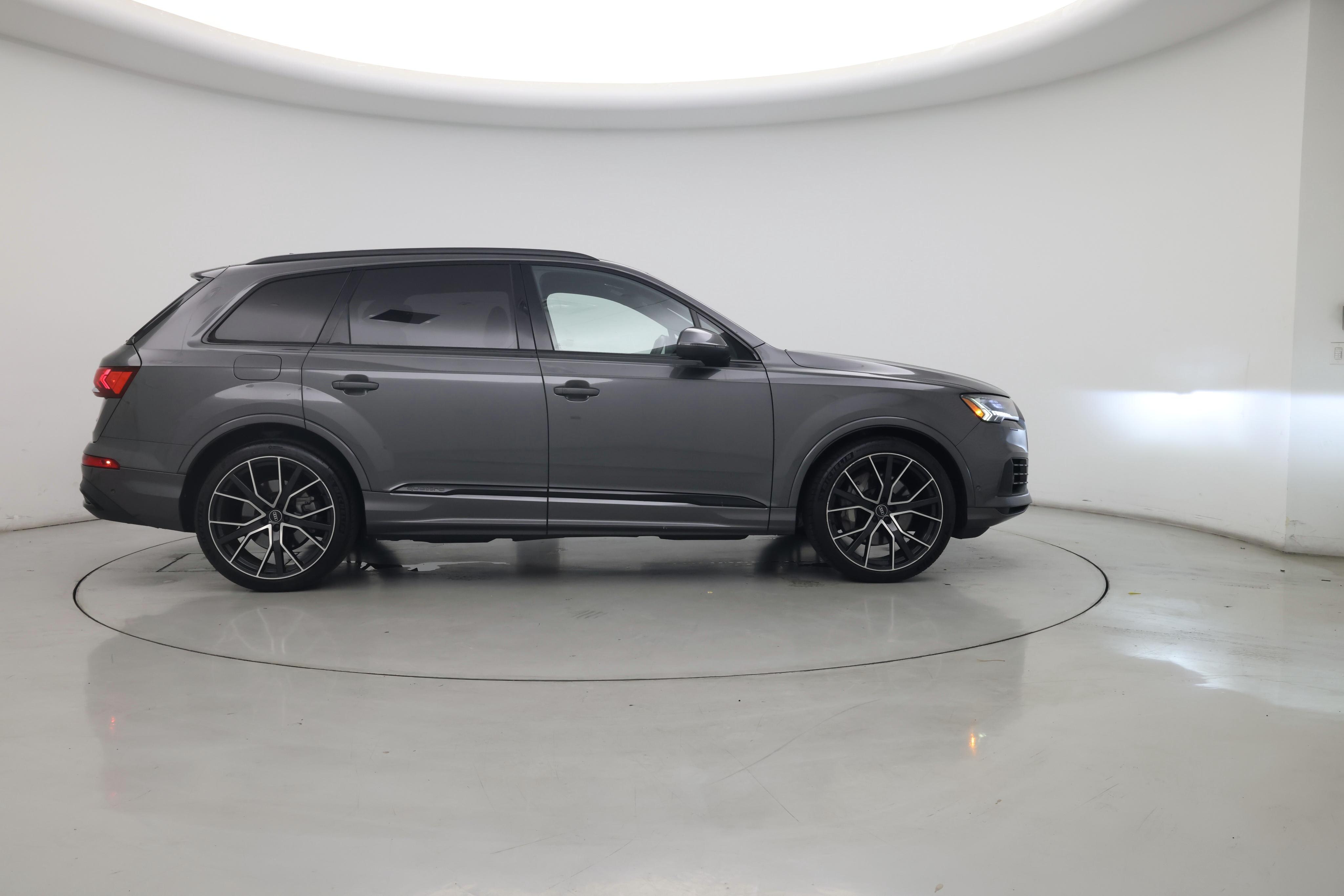 Thumbnail: 2021 Audi Q7 - 7