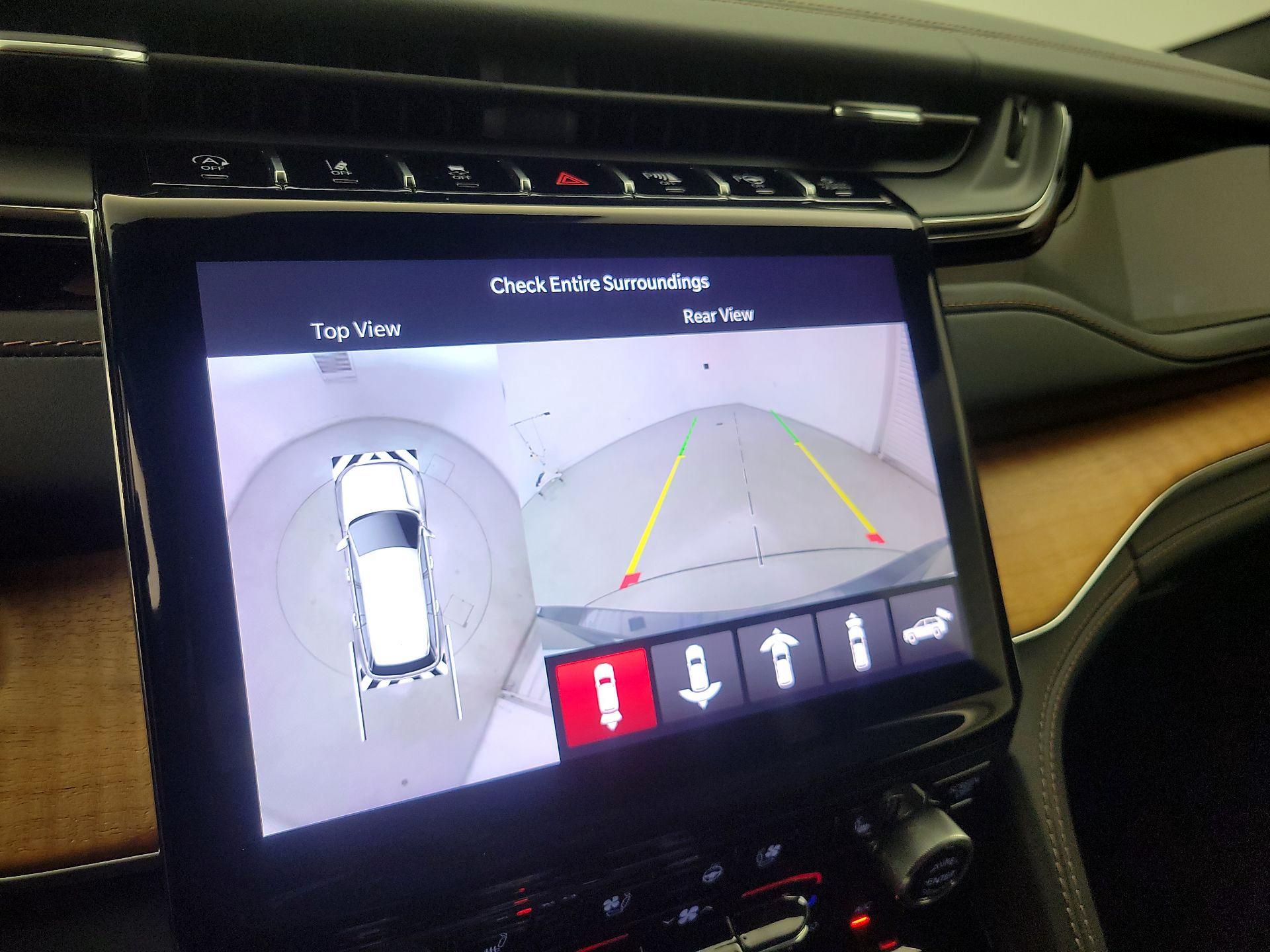 Thumbnail: 2022 Jeep Grand Cherokee - 14