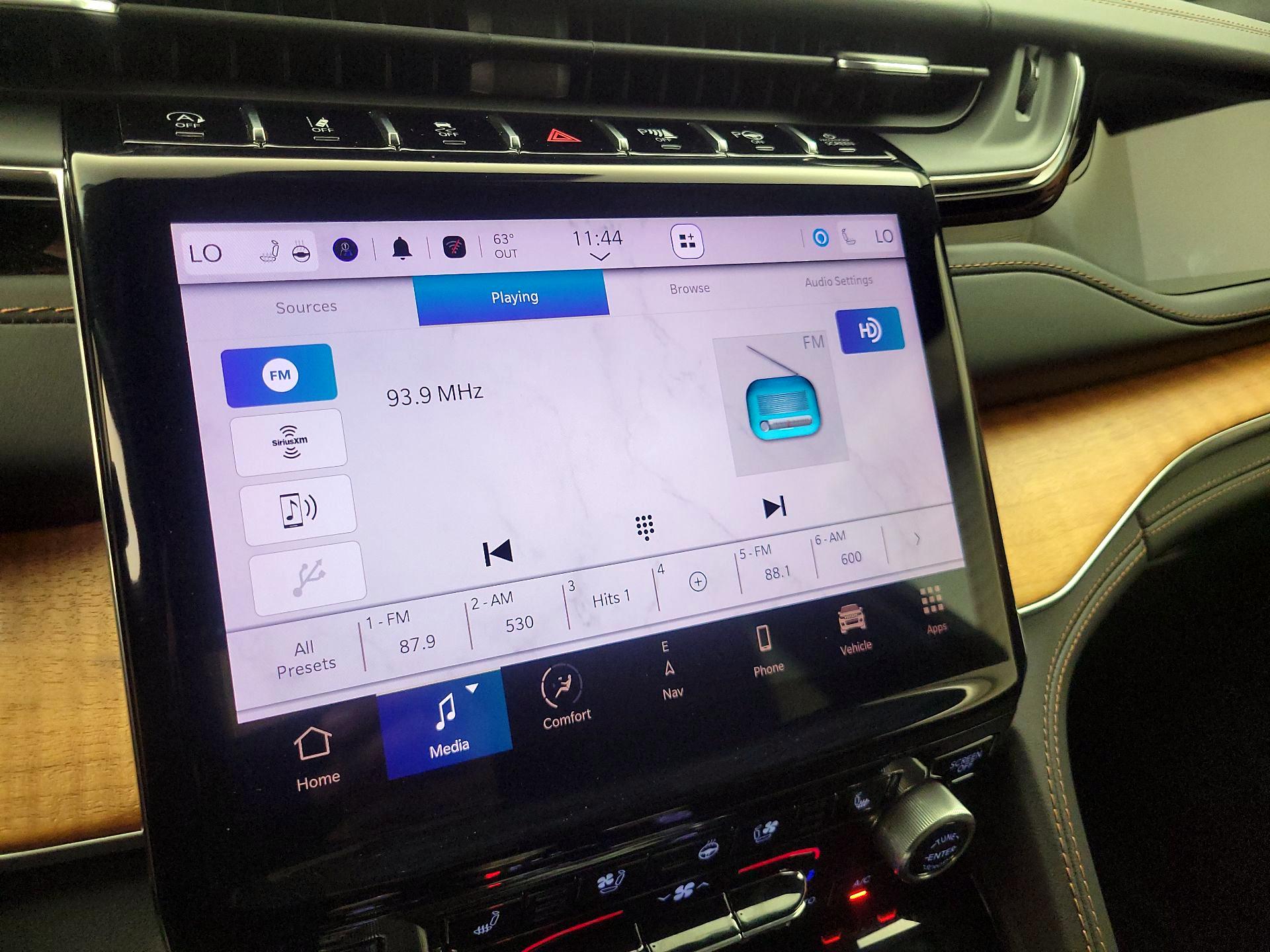 Thumbnail: 2022 Jeep Grand Cherokee - 15