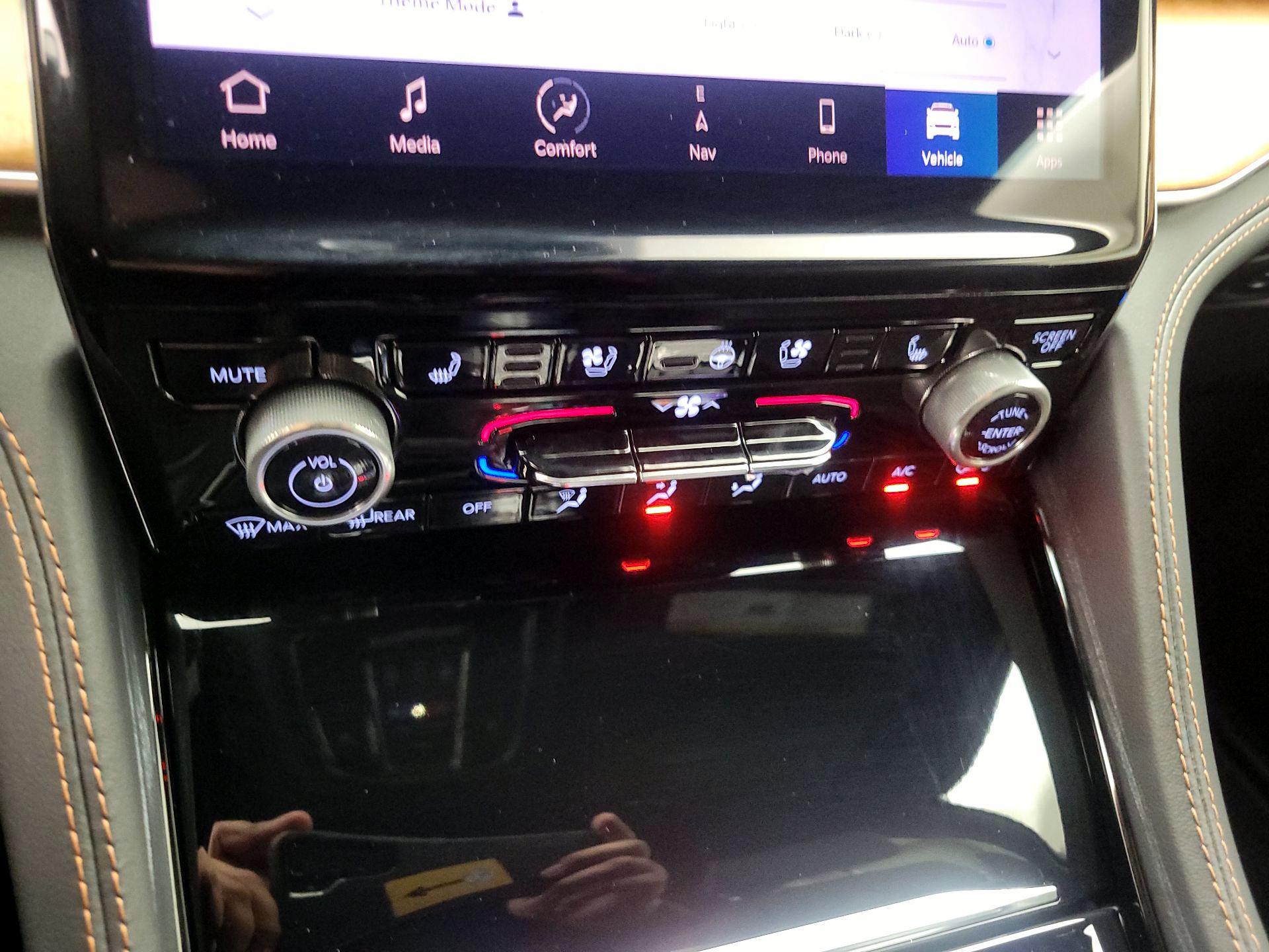 Thumbnail: 2022 Jeep Grand Cherokee - 16