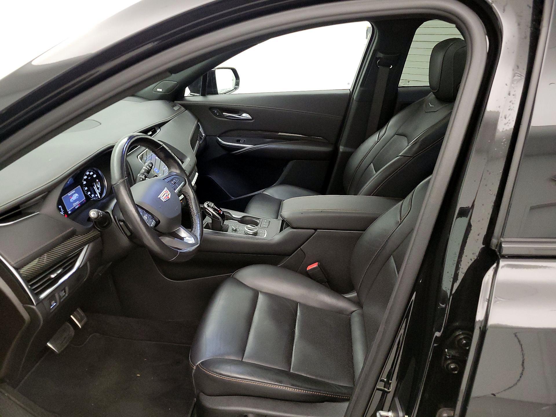 Thumbnail: 2021 Cadillac XT4 - 11
