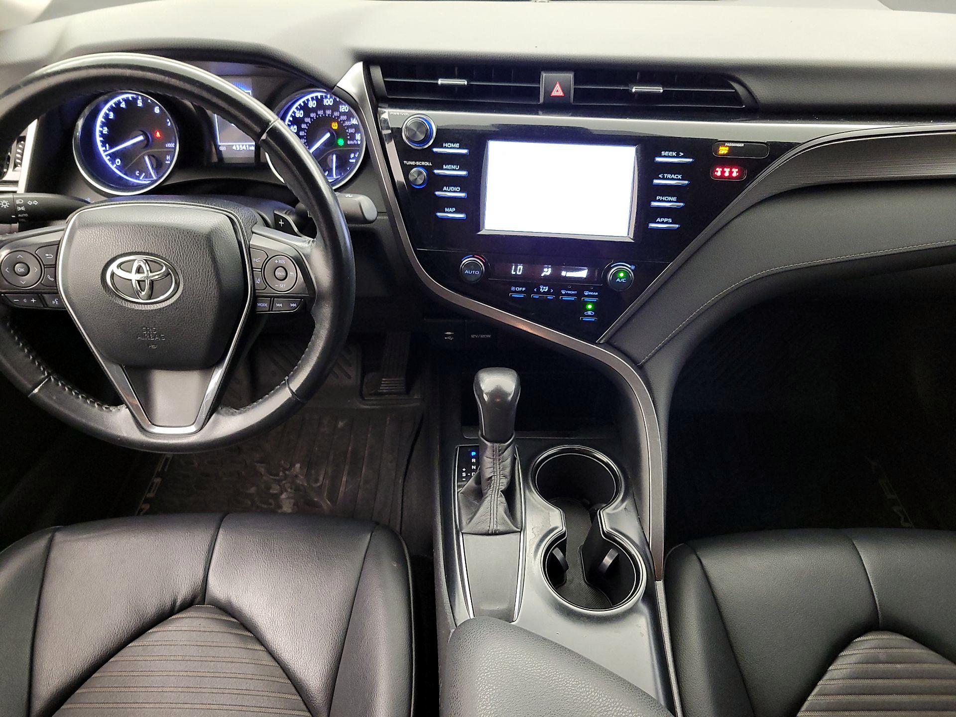 Thumbnail: 2019 Toyota Camry - 9