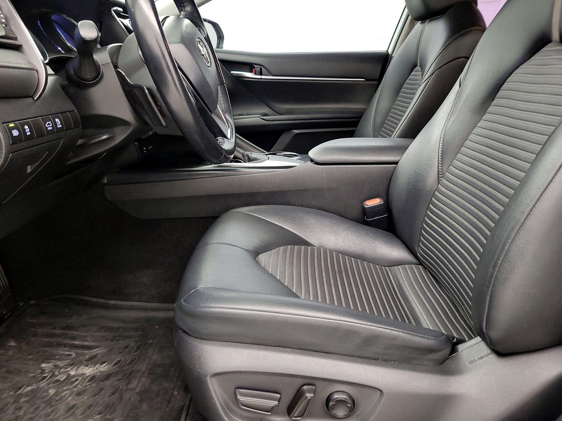 Thumbnail: 2019 Toyota Camry - 11