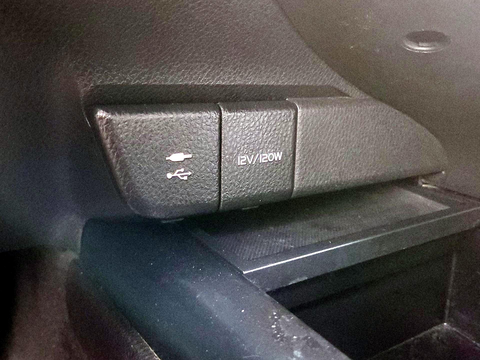 Thumbnail: 2019 Toyota Camry - 18