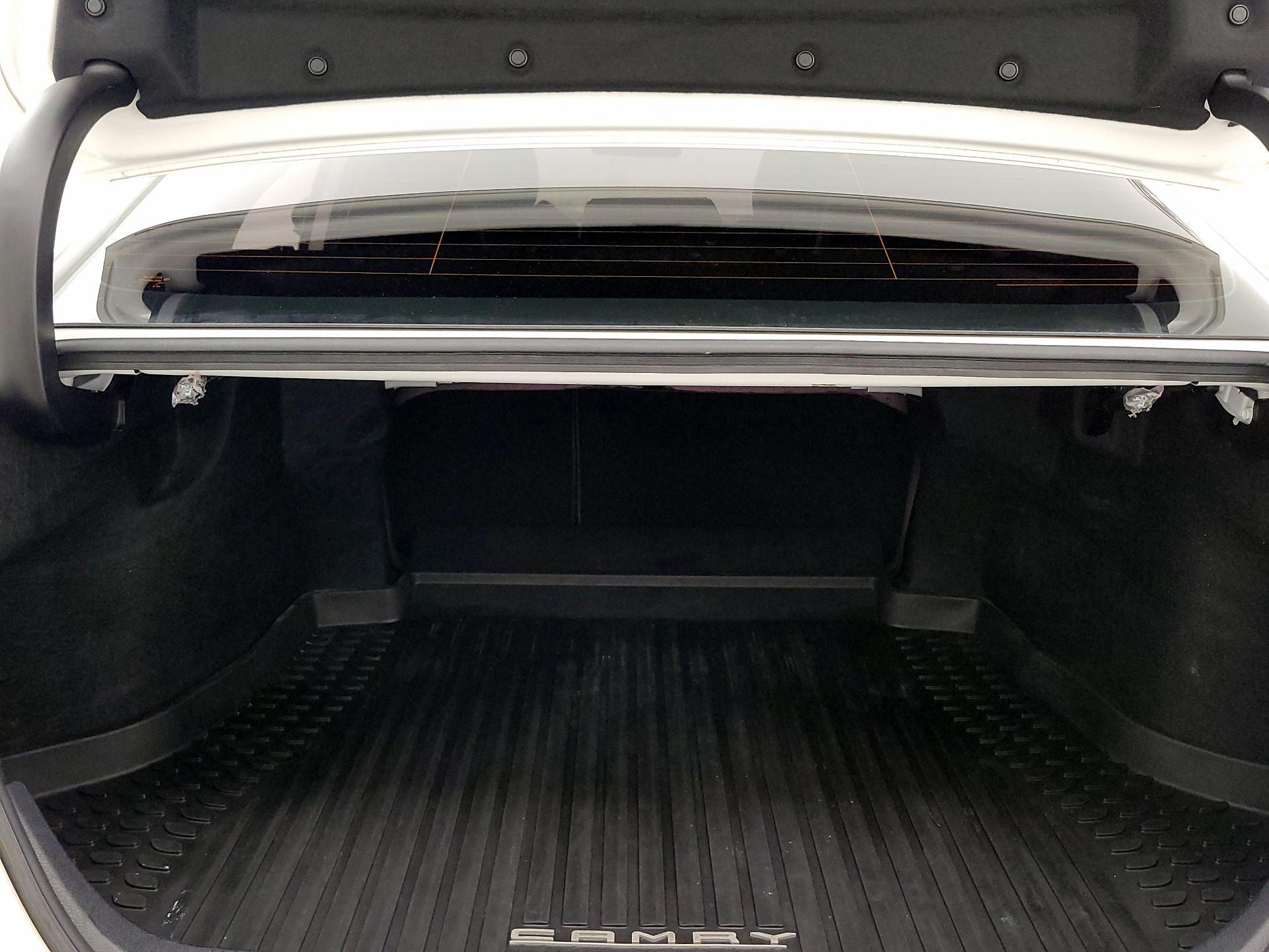 Thumbnail: 2019 Toyota Camry - 20