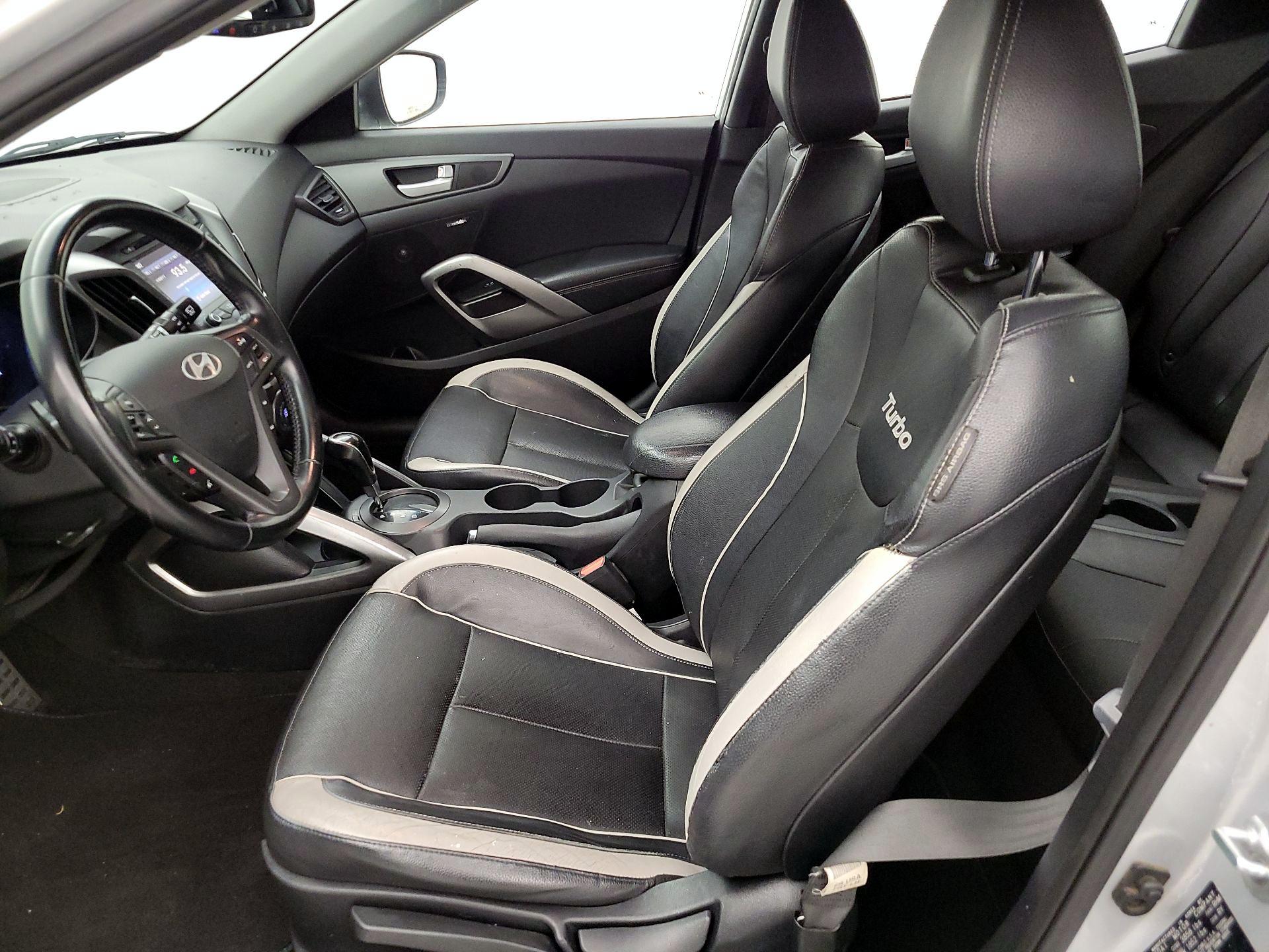 Thumbnail: 2014 Hyundai Veloster - 11