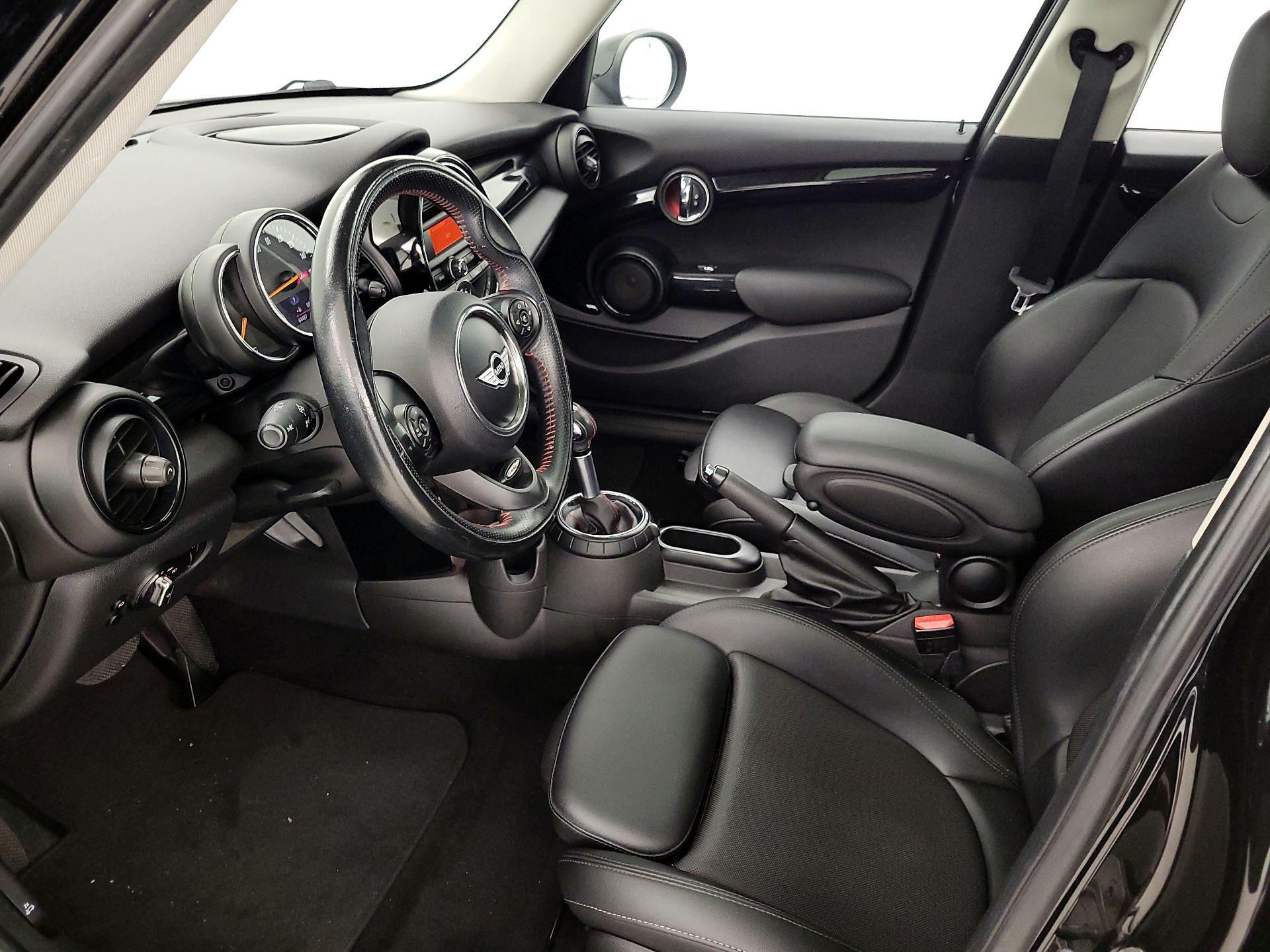 Thumbnail: 2016 MINI Cooper Hardtop - 11