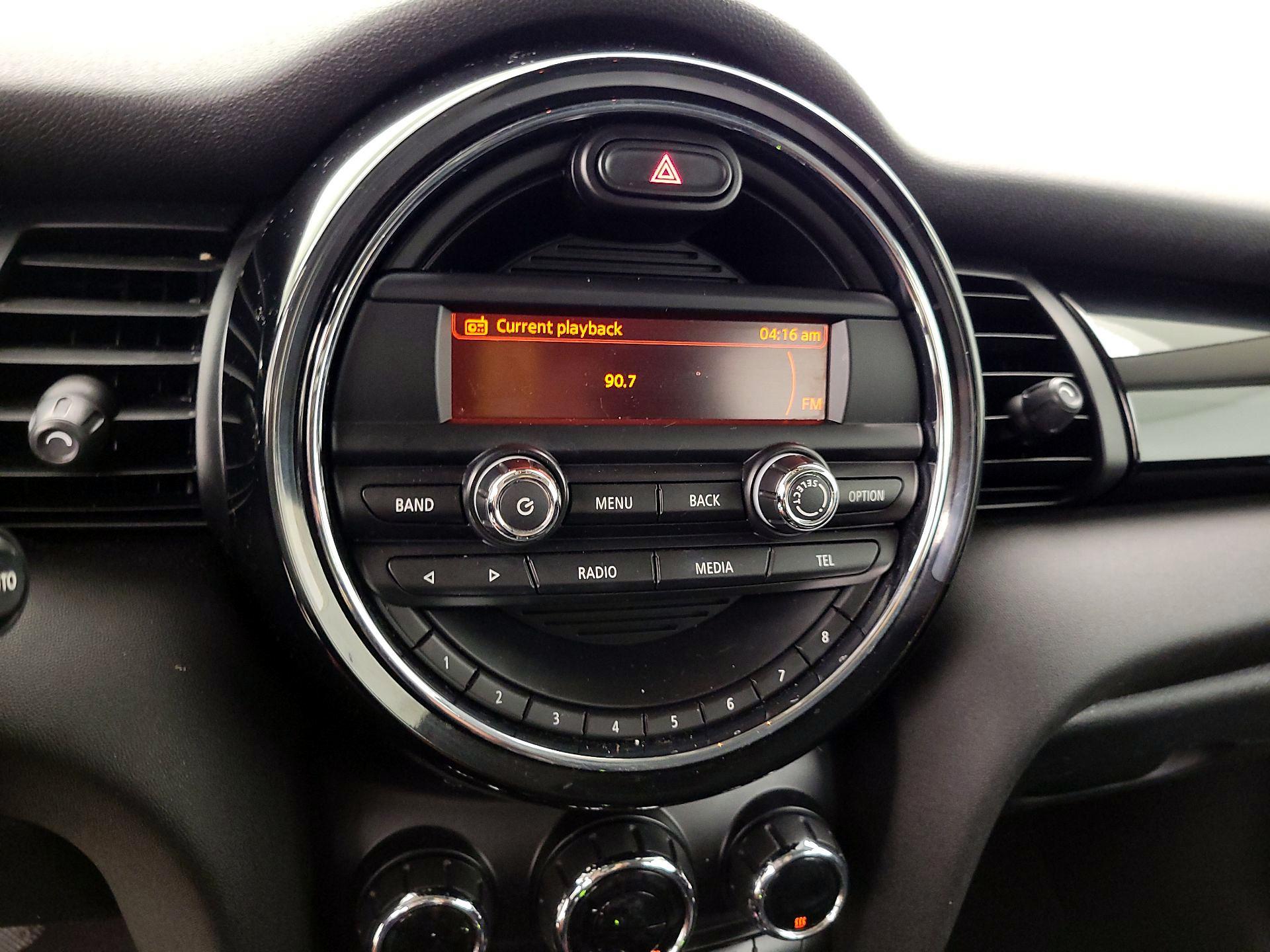 Thumbnail: 2016 MINI Cooper Hardtop - 14