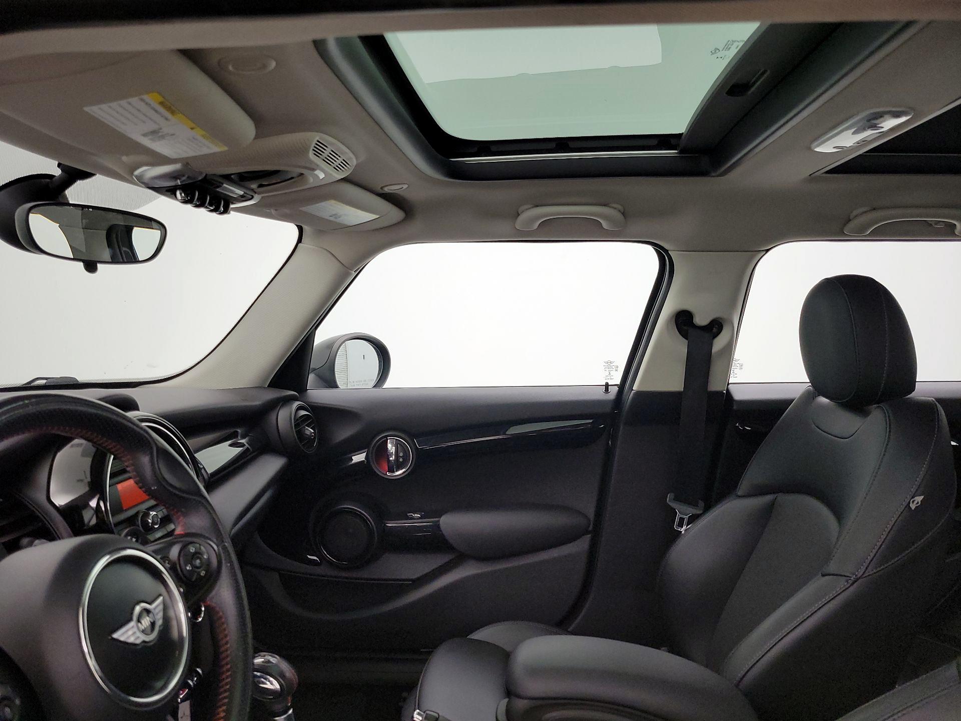 Thumbnail: 2016 MINI Cooper Hardtop - 18