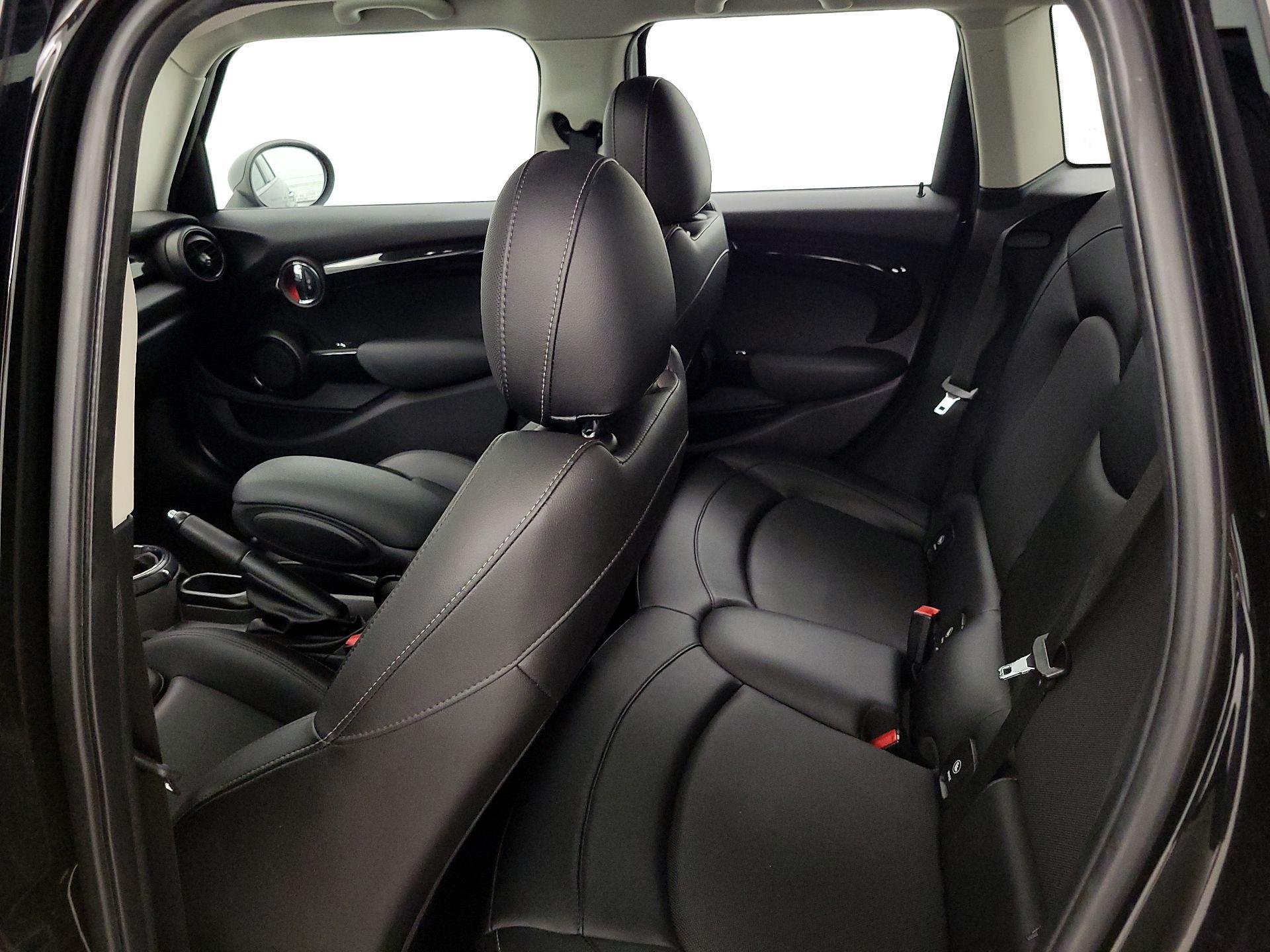 Thumbnail: 2016 MINI Cooper Hardtop - 19