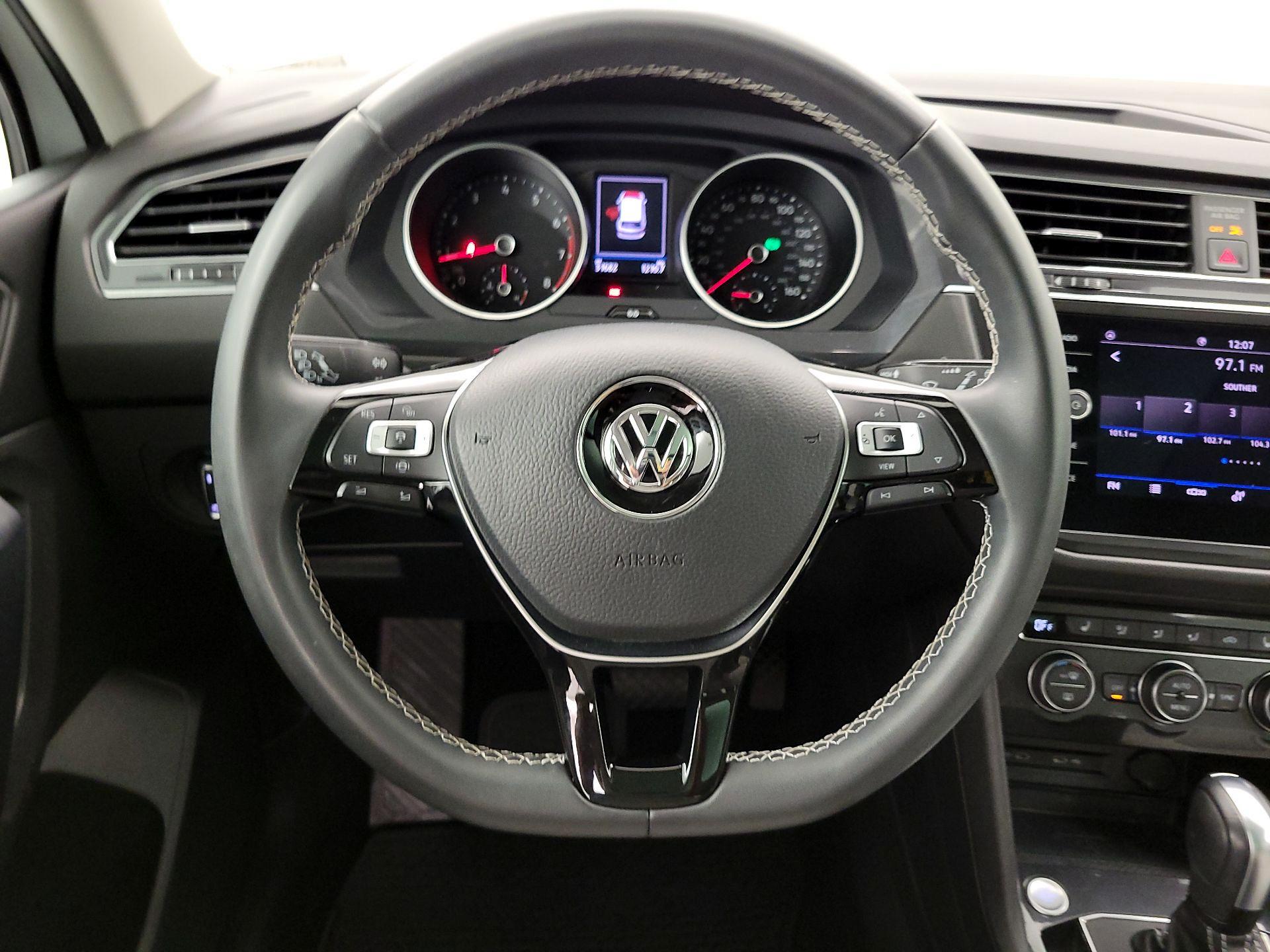 Thumbnail: 2021 Volkswagen Tiguan - 10